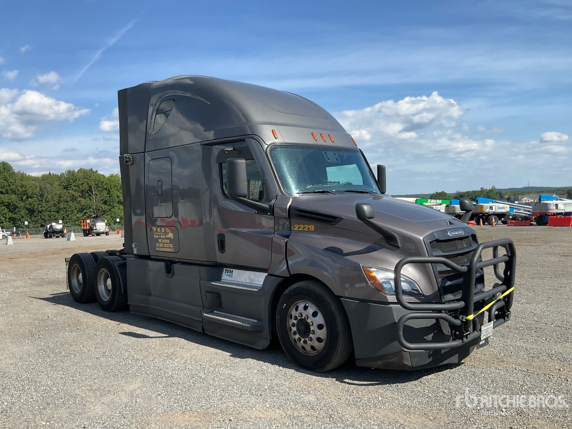2021 Freightliner CASCADIA 126