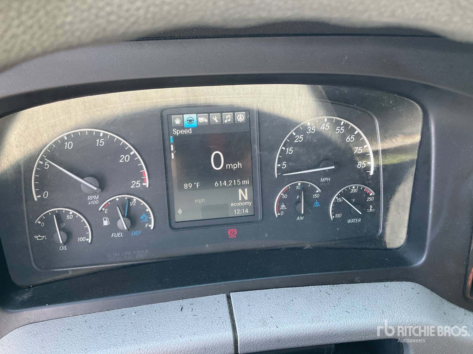 2021 Freightliner CASCADIA 126