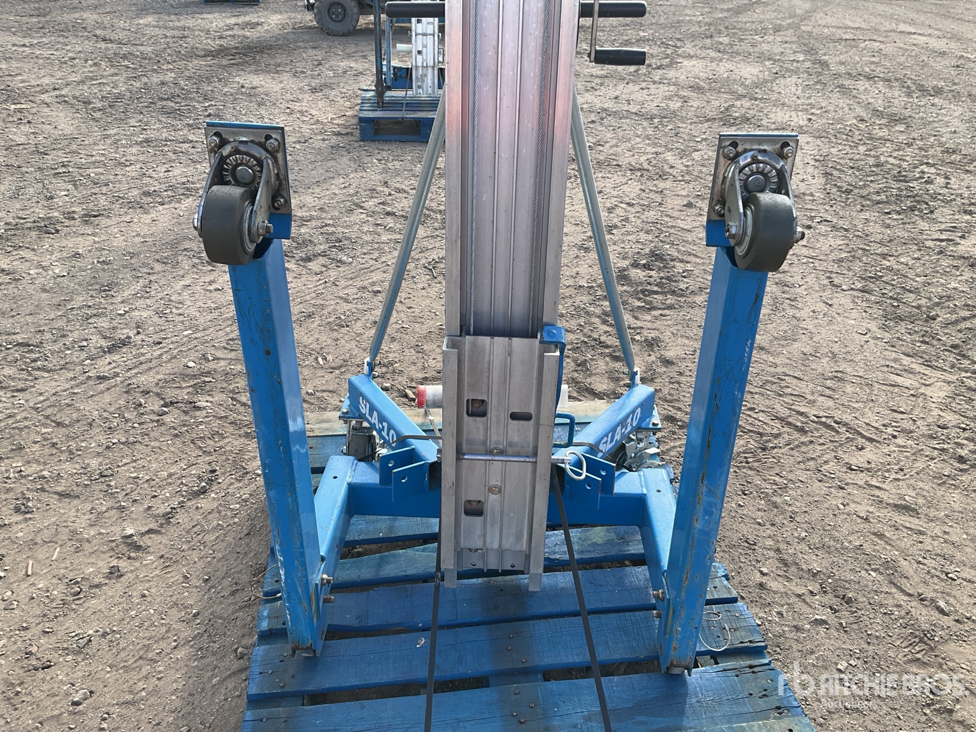 2021 Genie SLA10