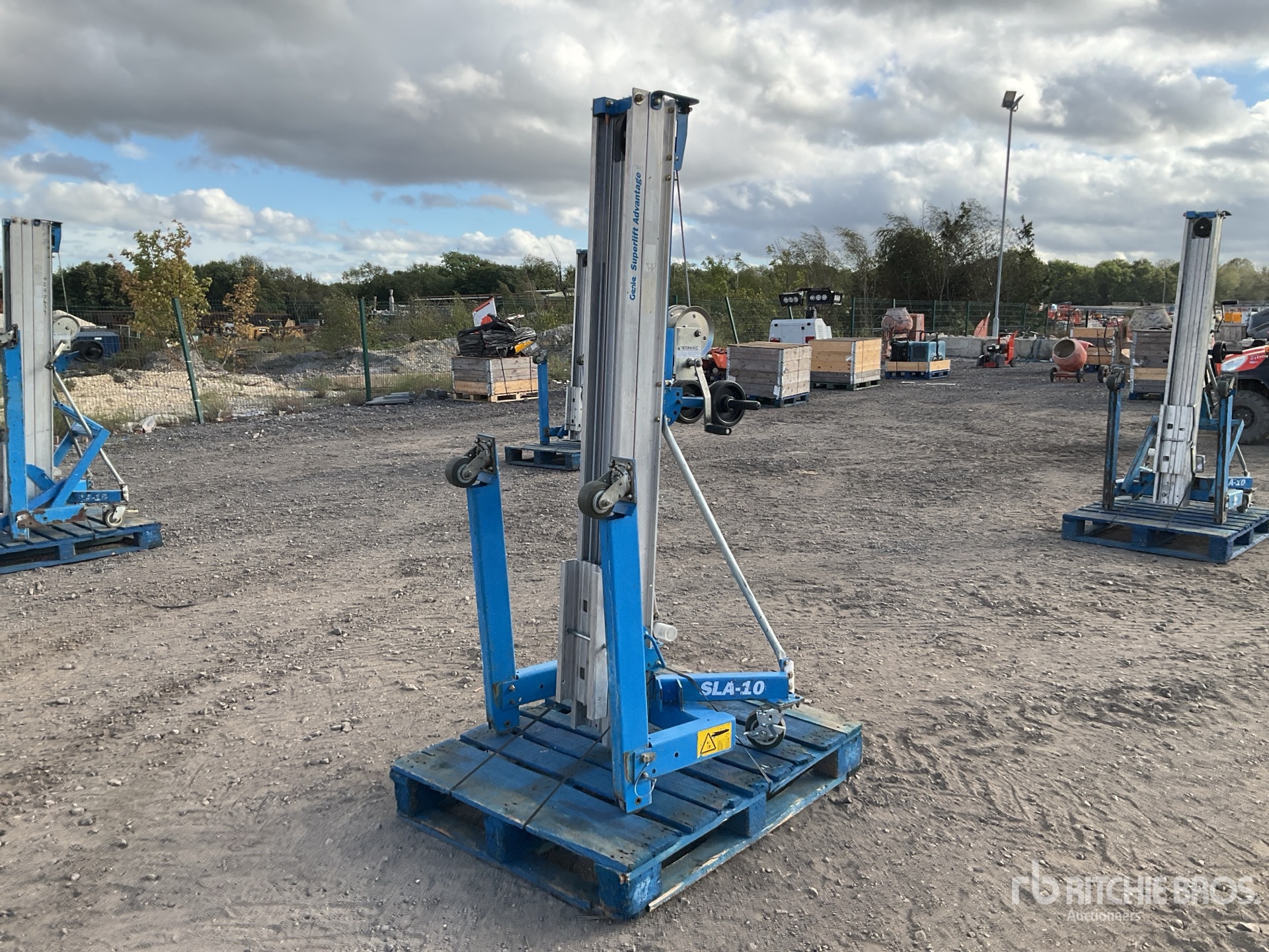 Photo of 2021 Genie SLA10