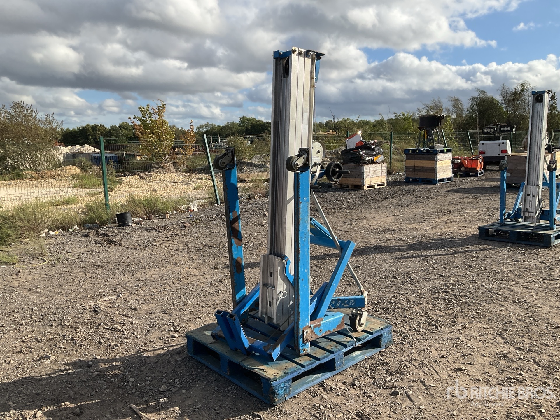 Photo of 2018 Genie SLA 15