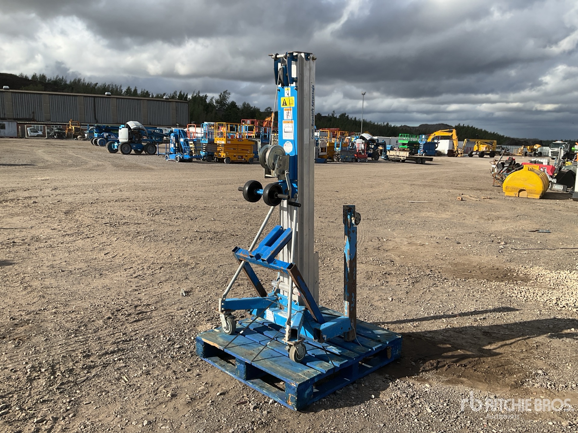 2019 Genie SLA10