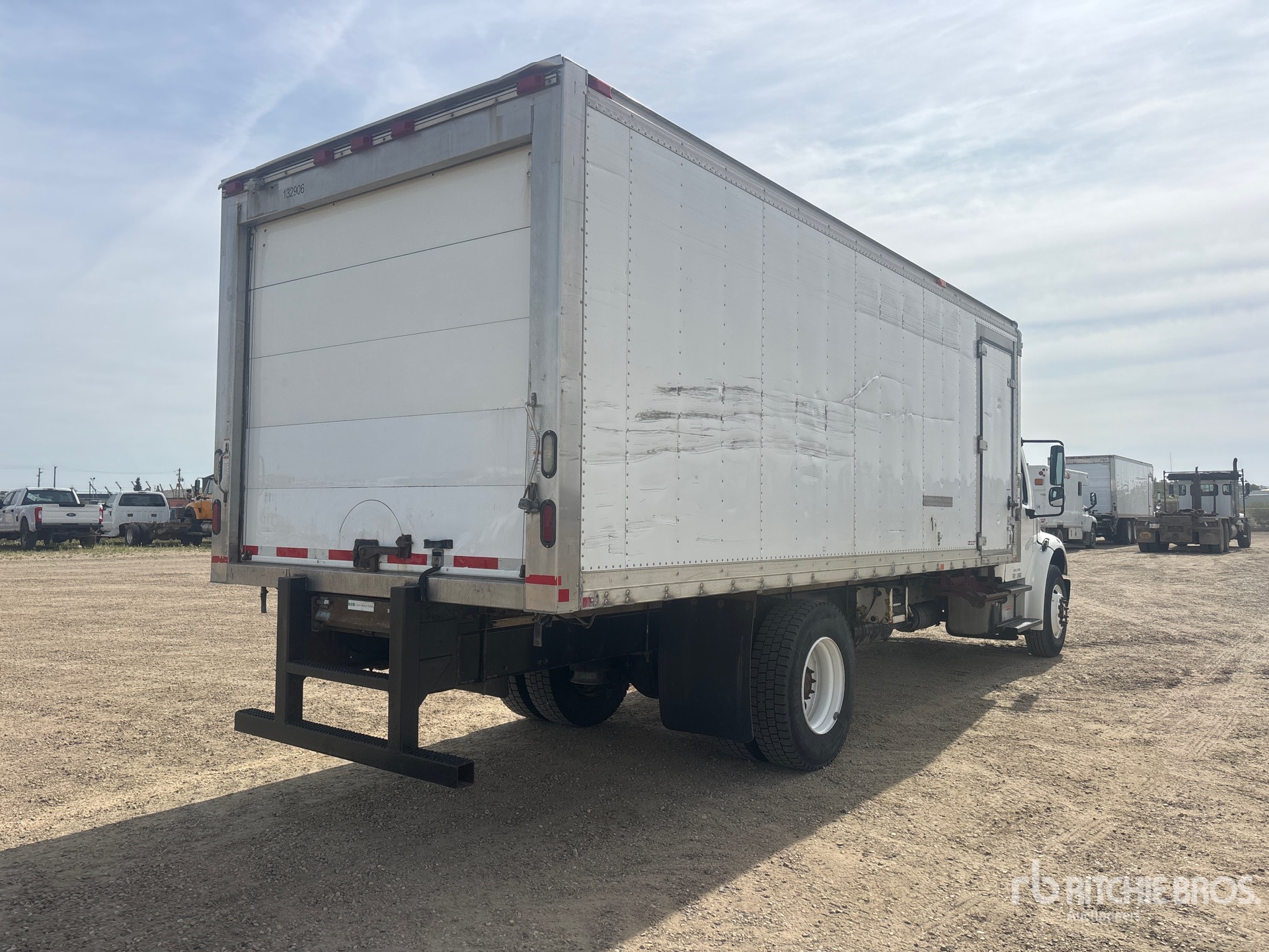 2016 Freightliner M2 106