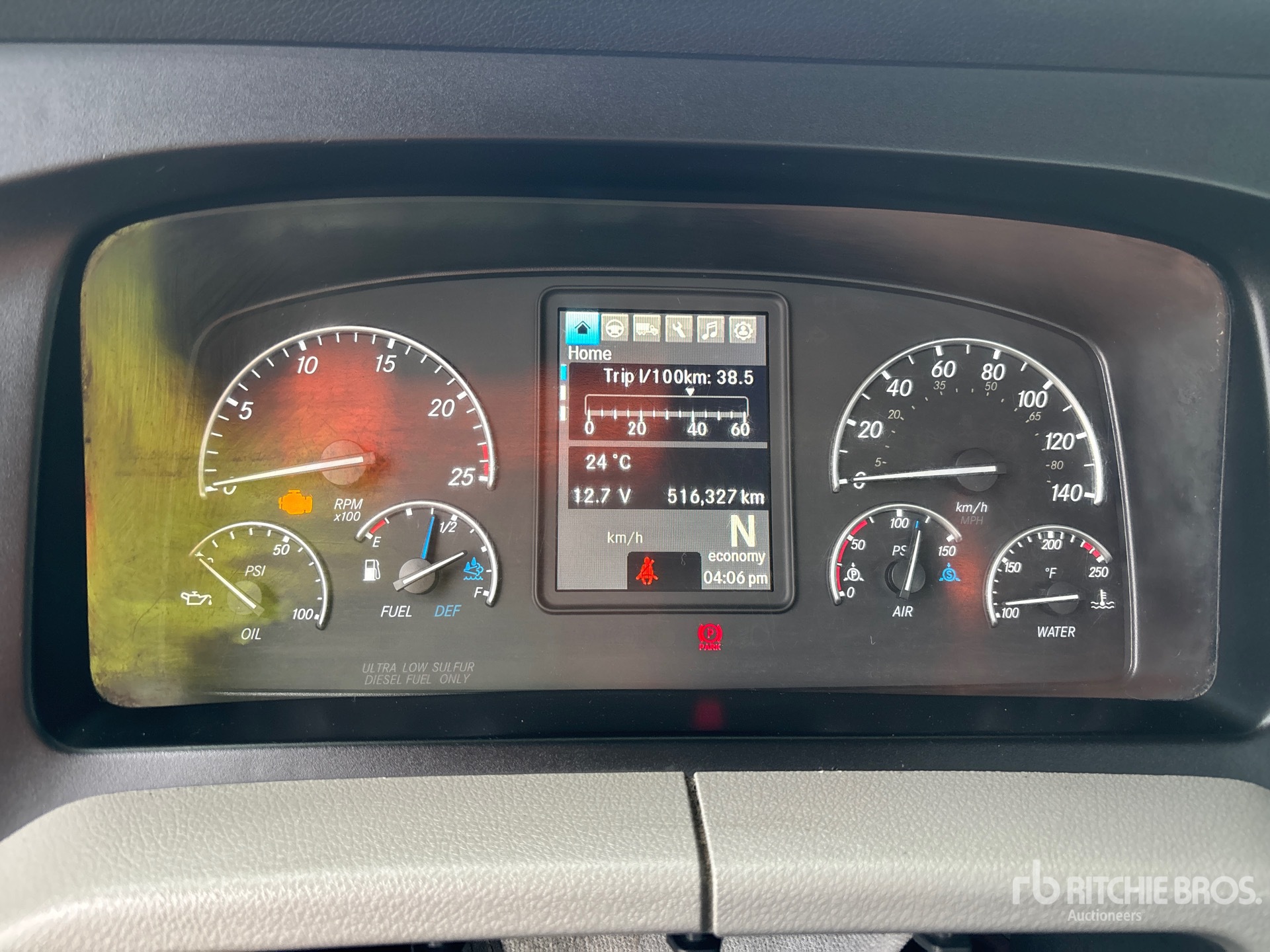 2020 Freightliner CASCADIA 126