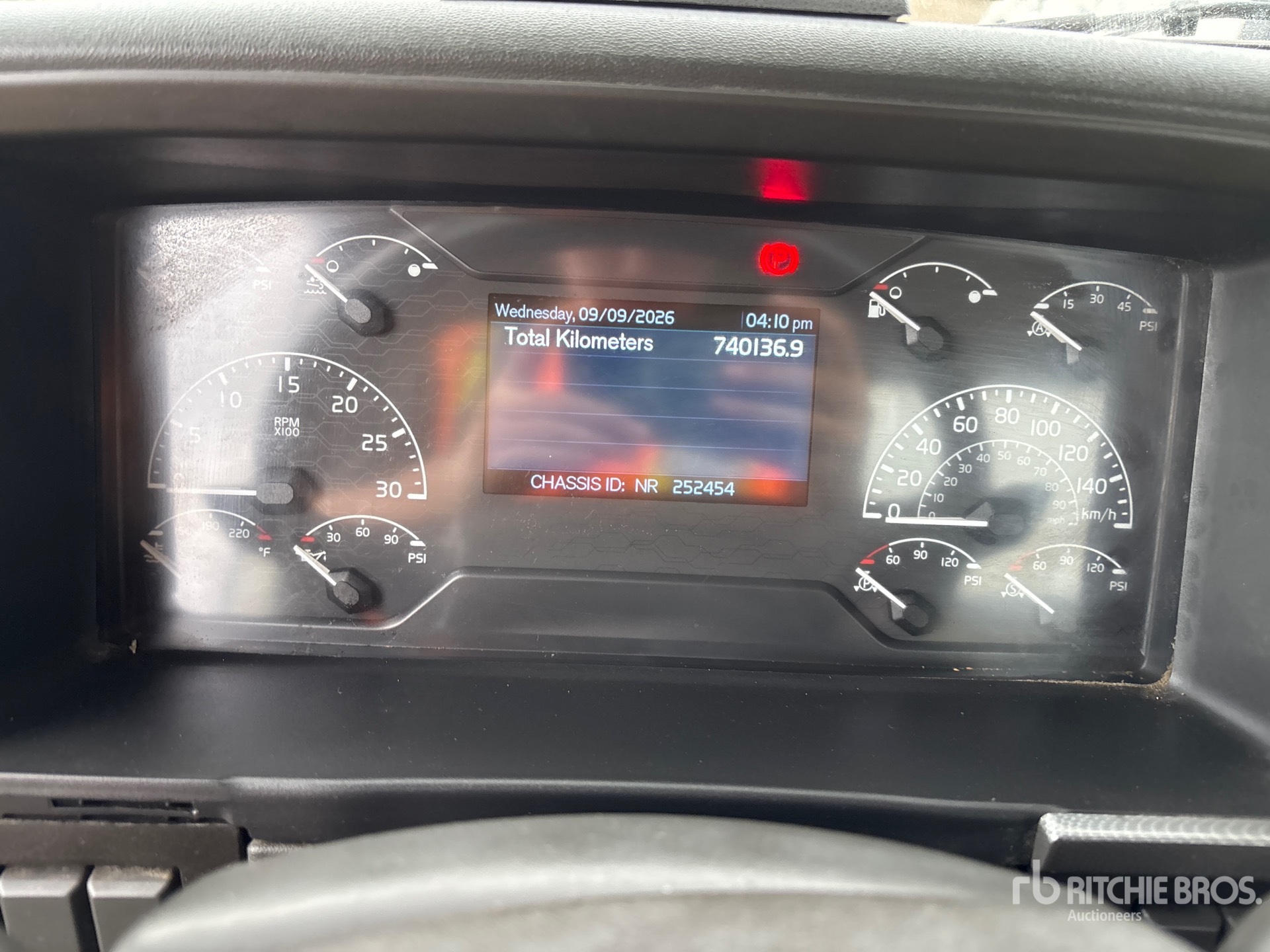 2020 Volvo VNR