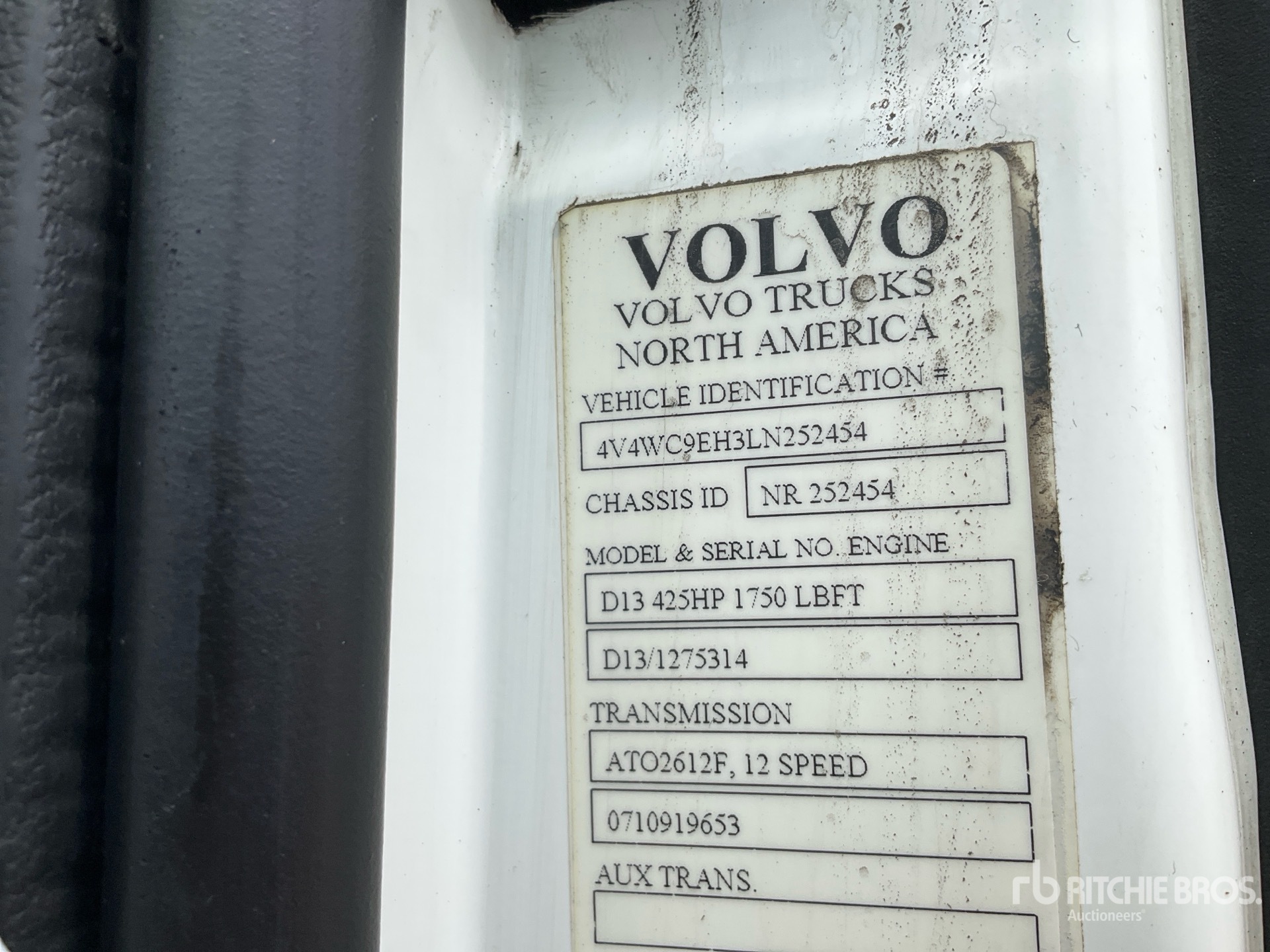 2020 Volvo VNR