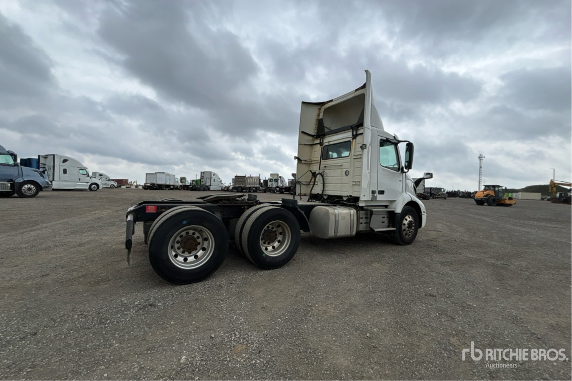 2020 Volvo VNR