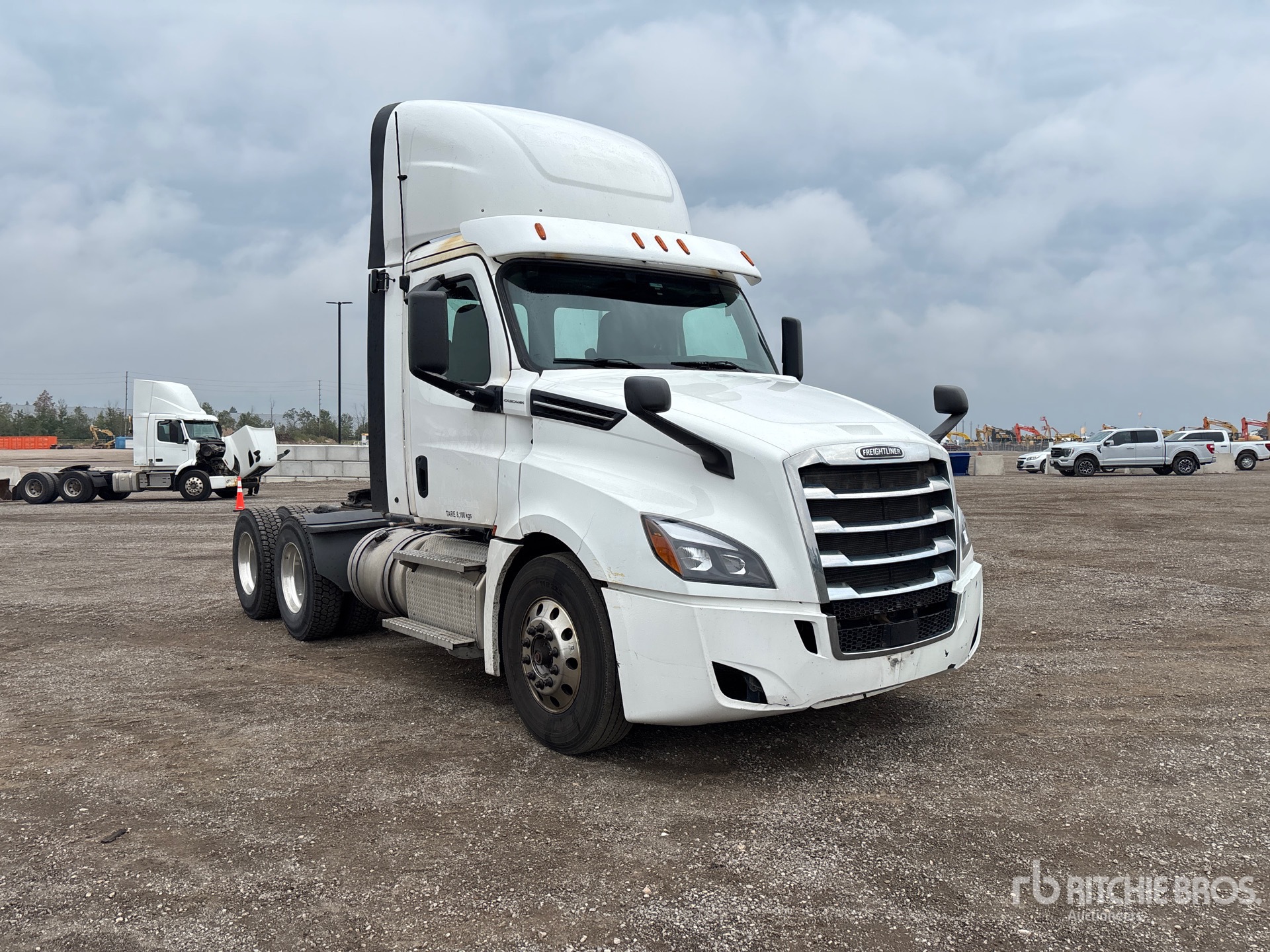 2020 Freightliner CASCADIA 126