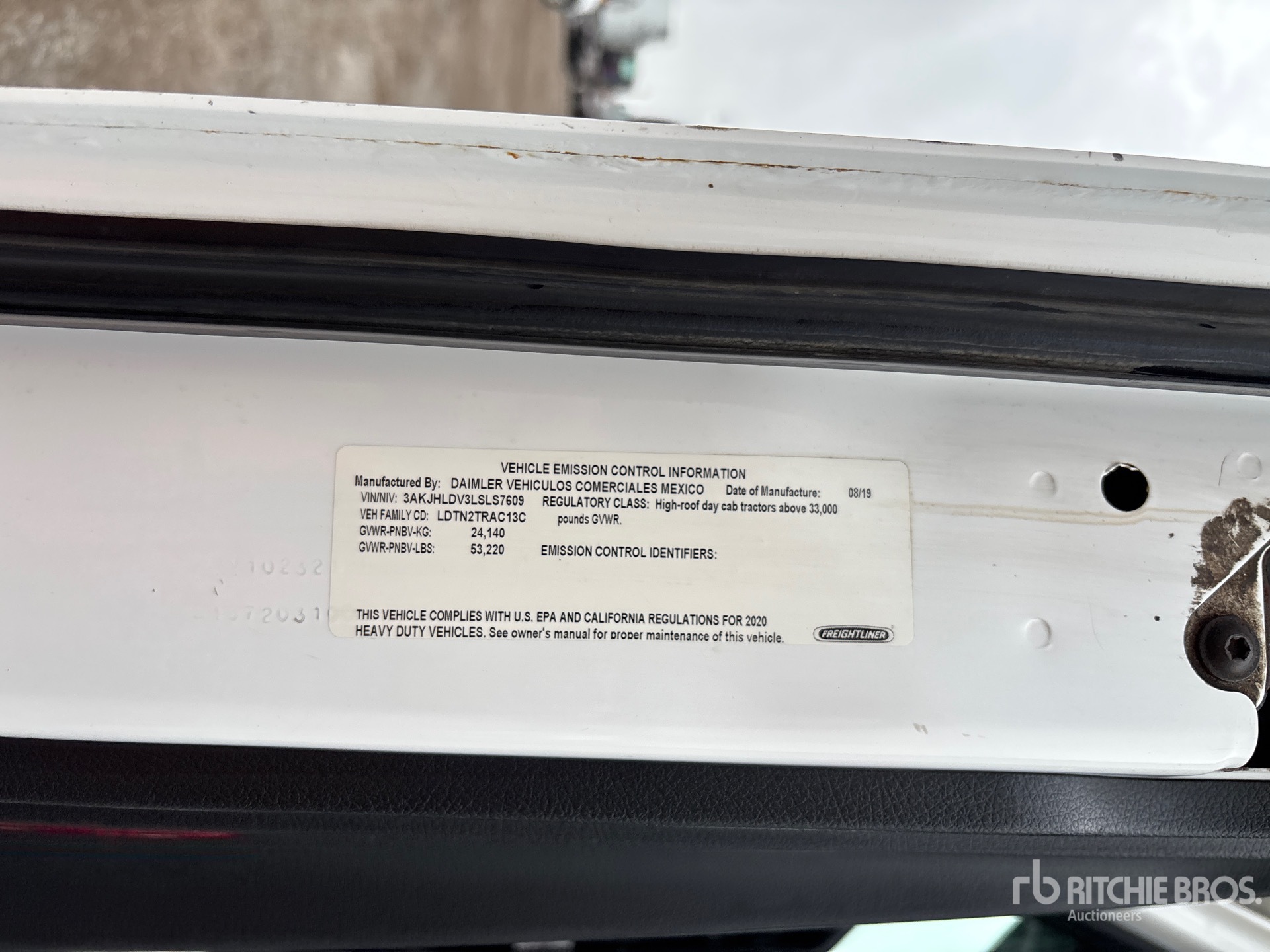 2020 Freightliner CASCADIA 126