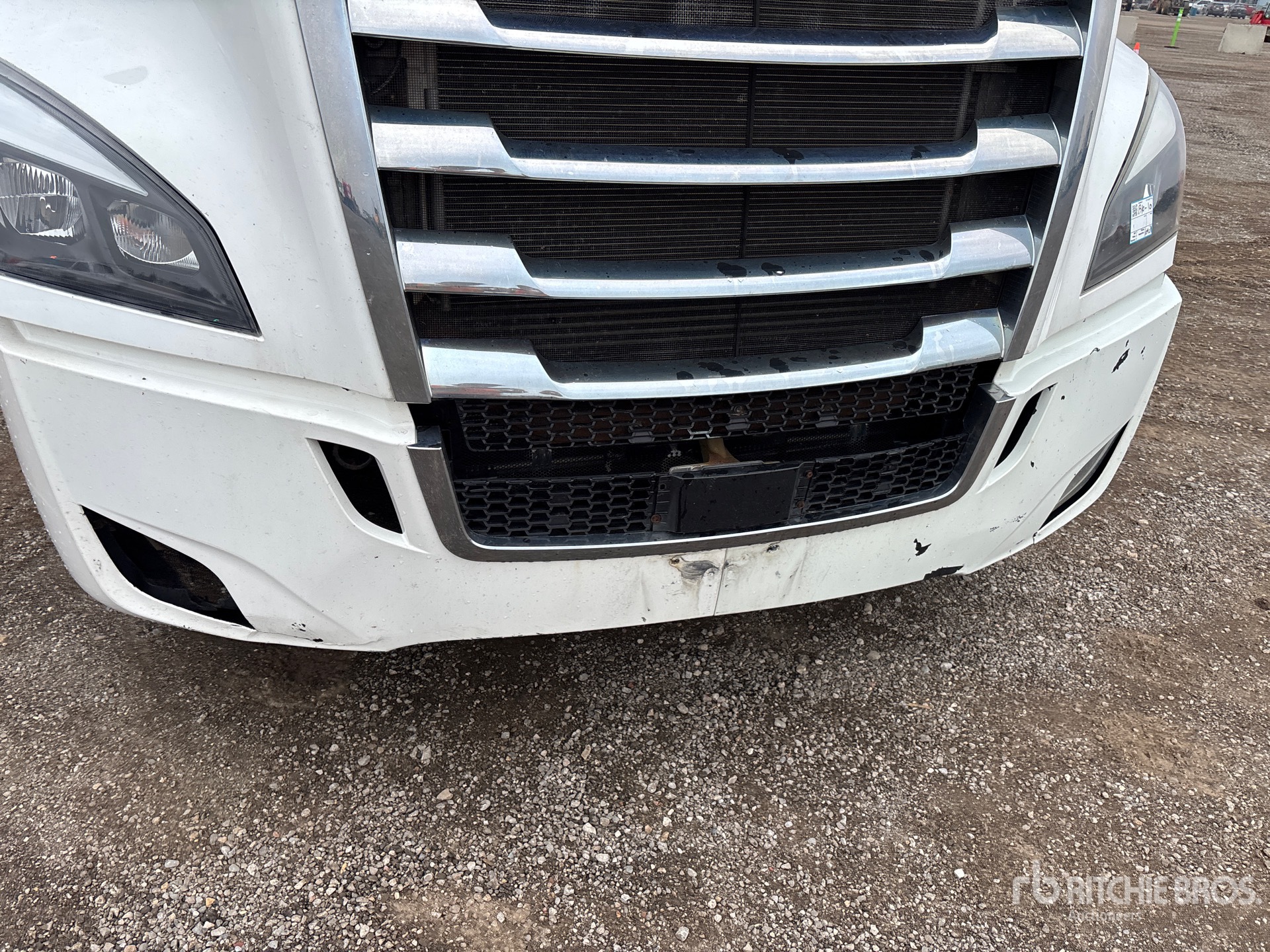 2020 Freightliner CASCADIA 126