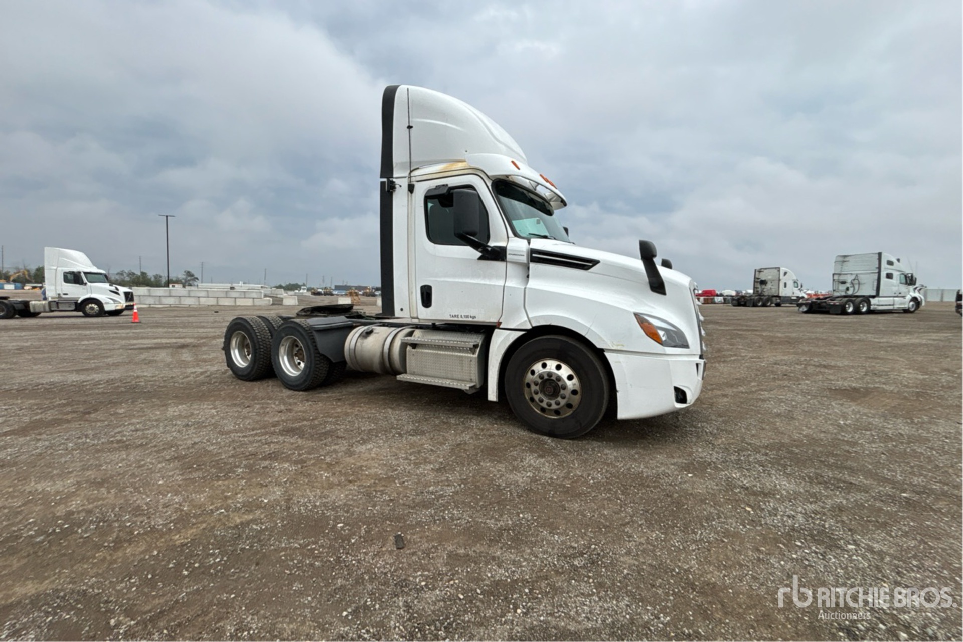 2020 Freightliner CASCADIA 126