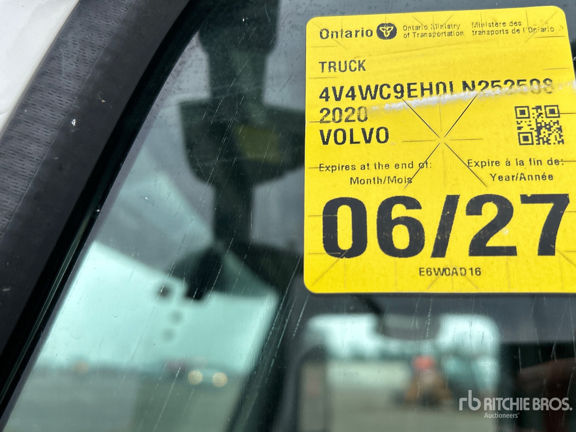 2020 Volvo VNR
