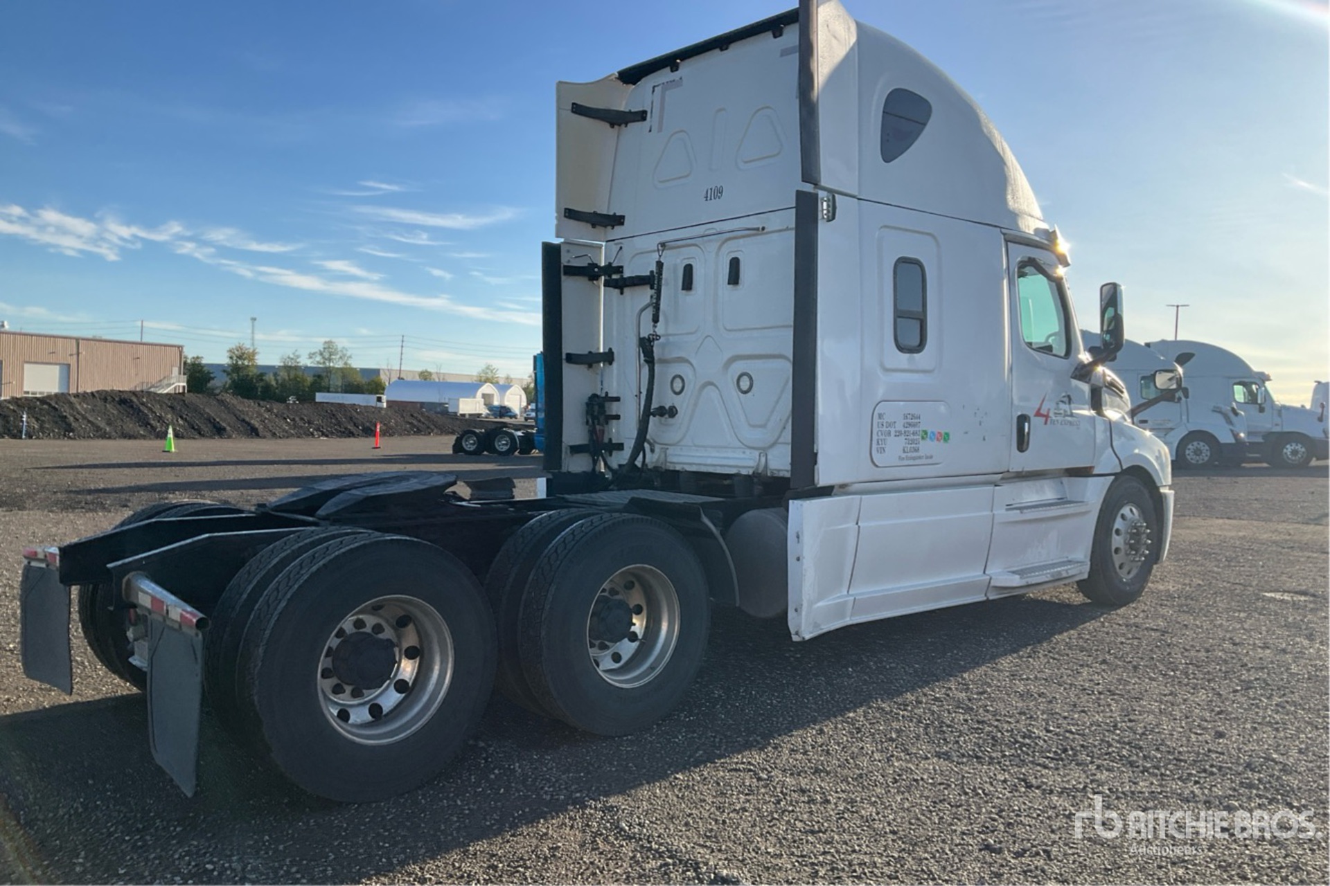 2019 Freightliner CASCADIA 126