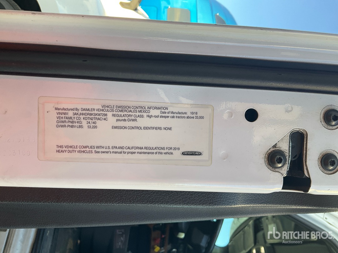 2019 Freightliner CASCADIA 126