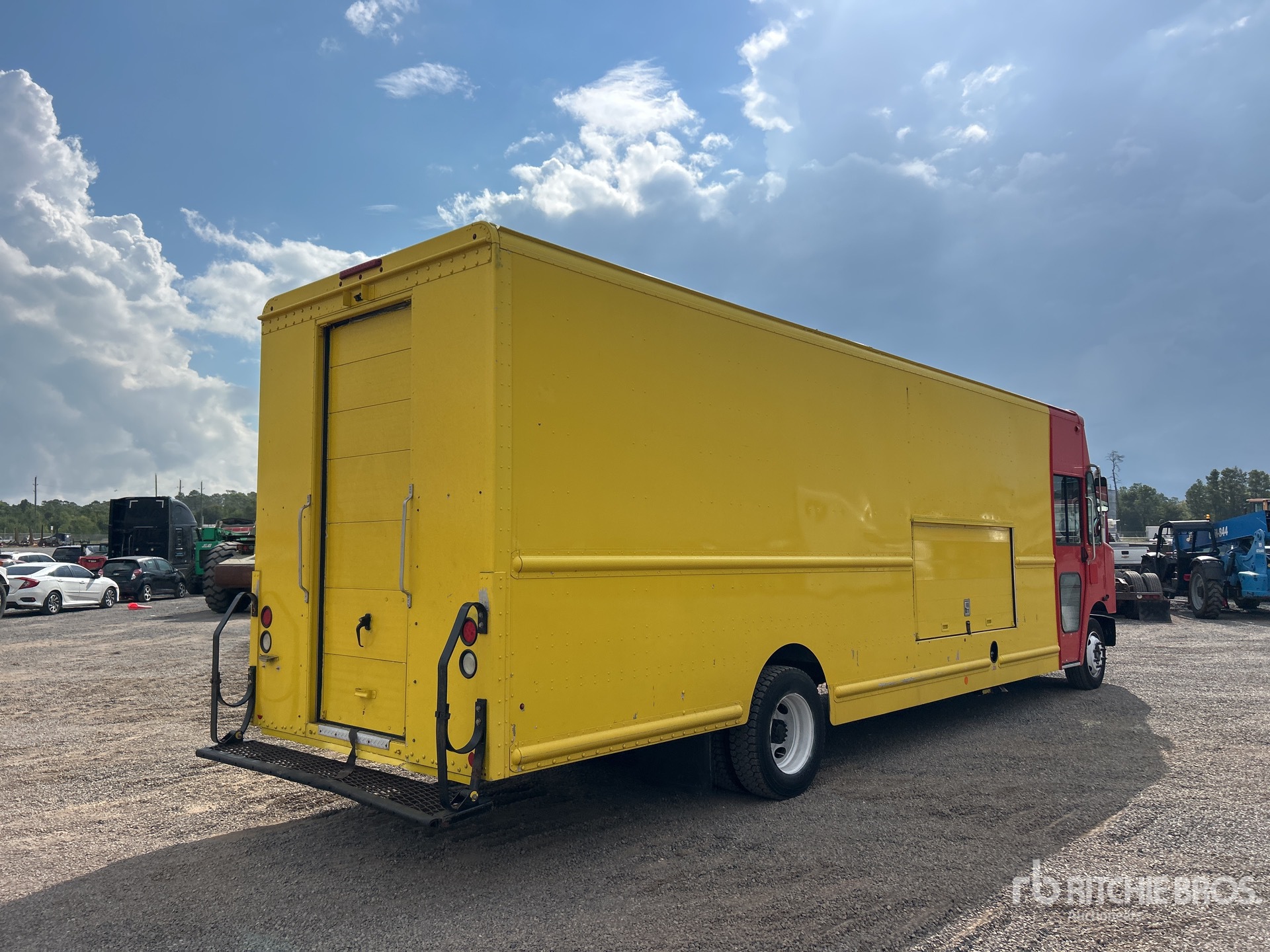 2017 Freightliner MT55
