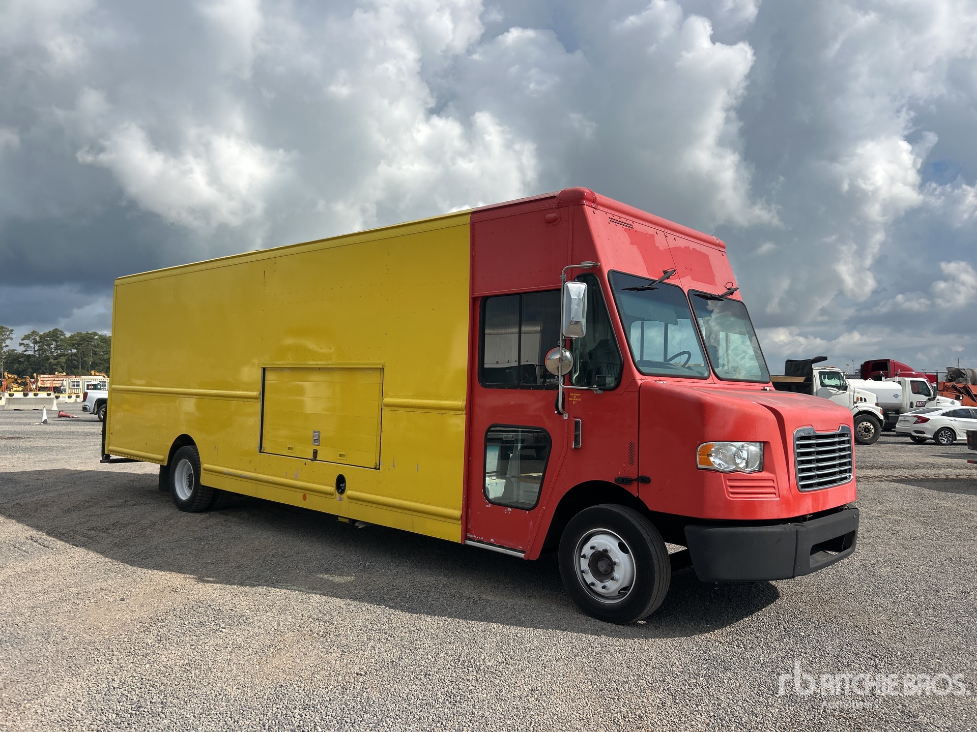 2017 Freightliner MT55