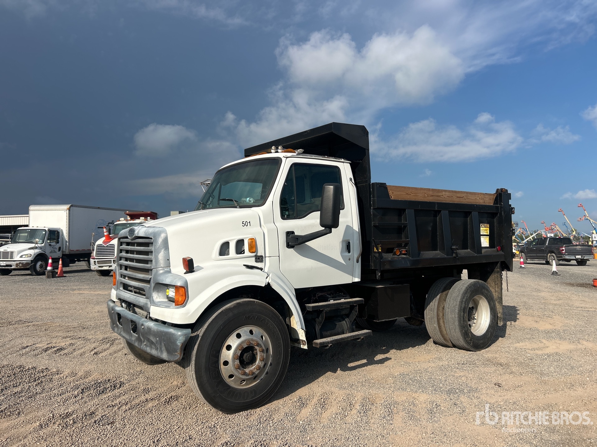 2009 Sterling L7500
