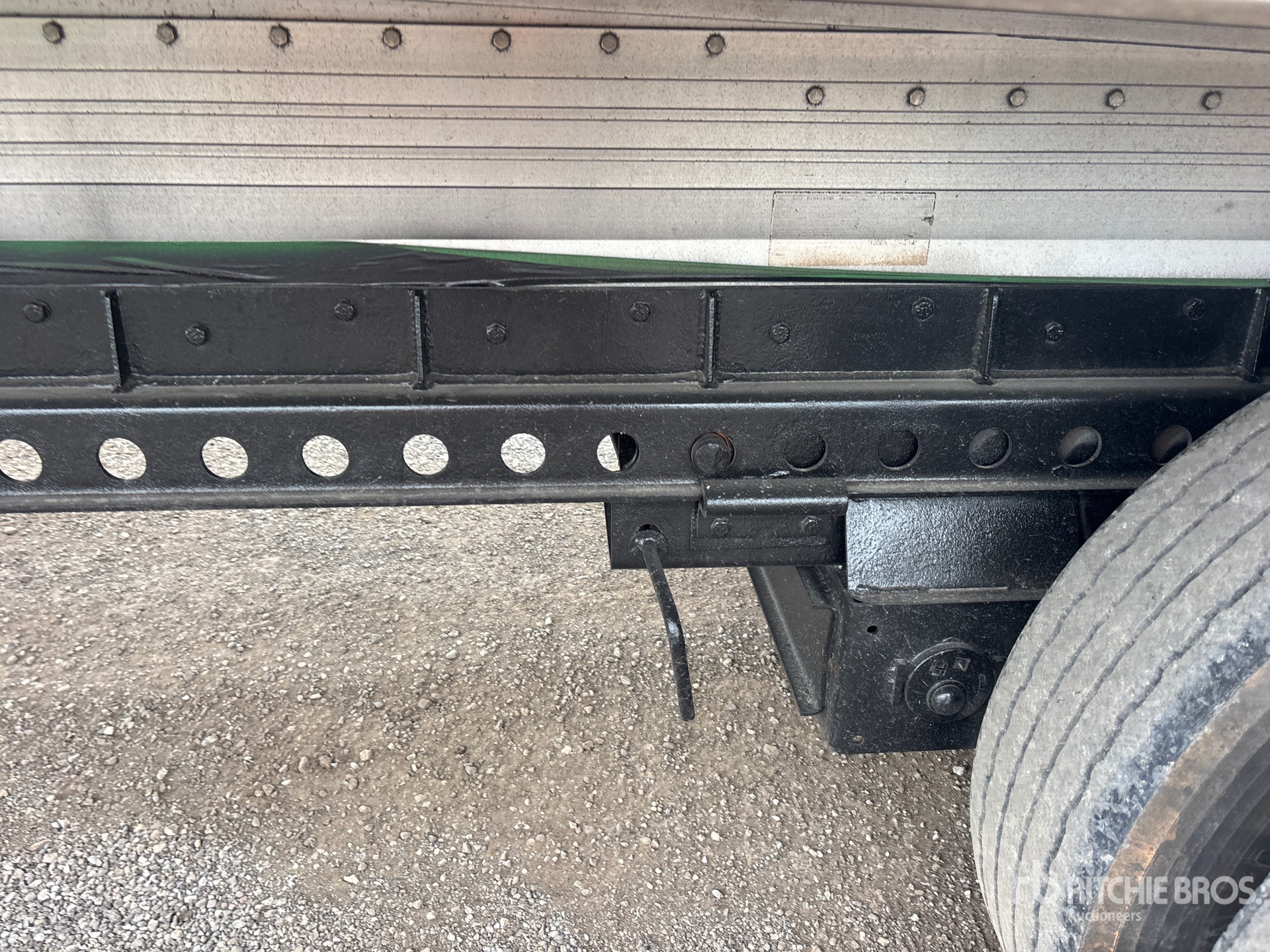 2015 Reitnouer 53ft T/A
