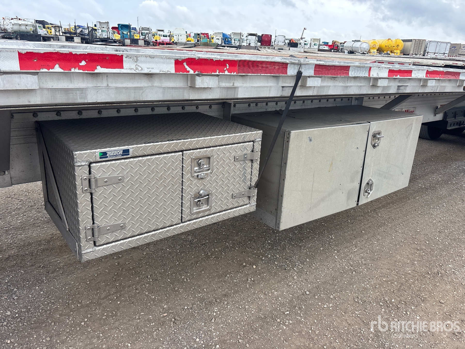 2015 Reitnouer 53ft T/A