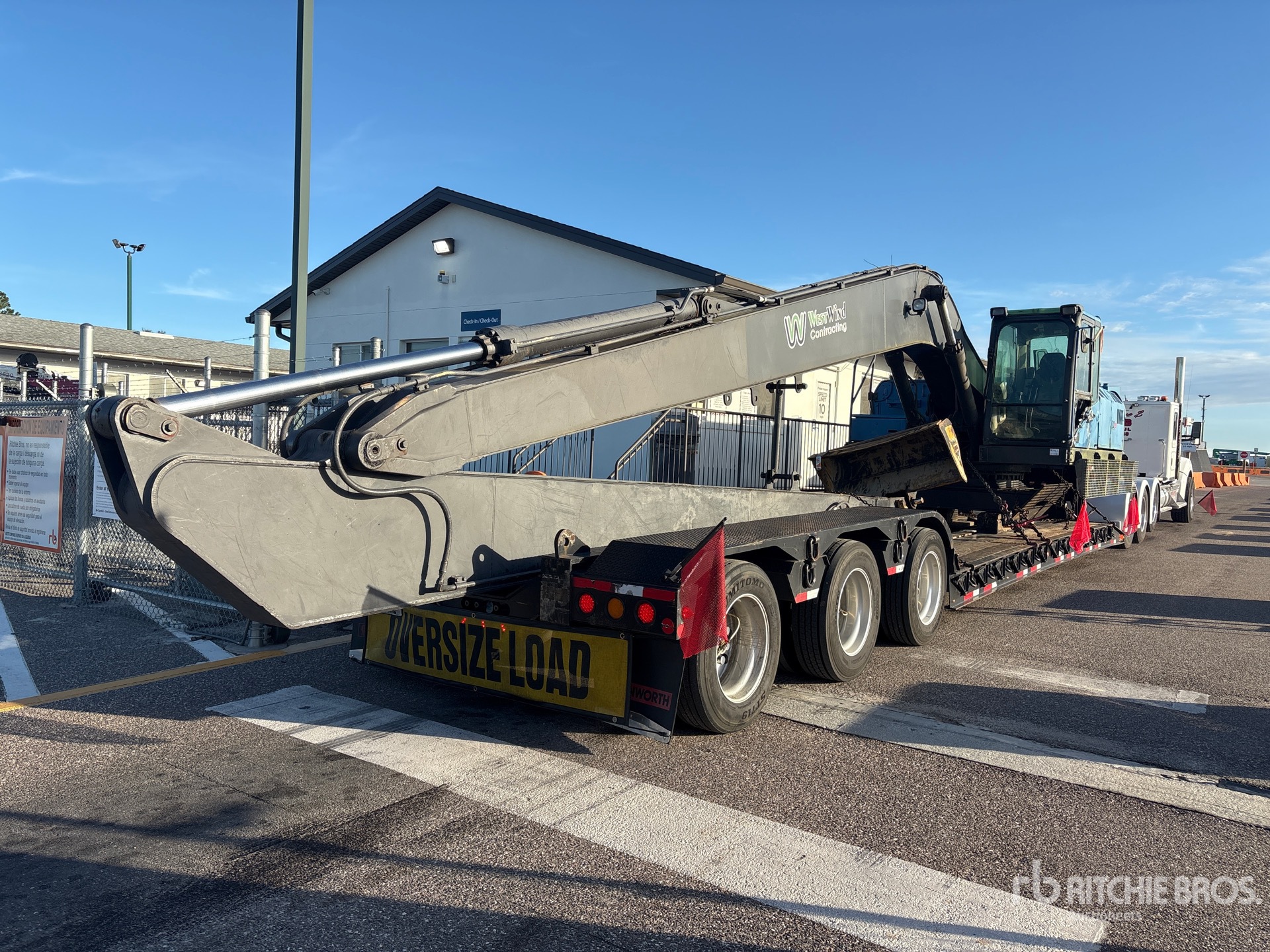 2005 Caterpillar 325C L