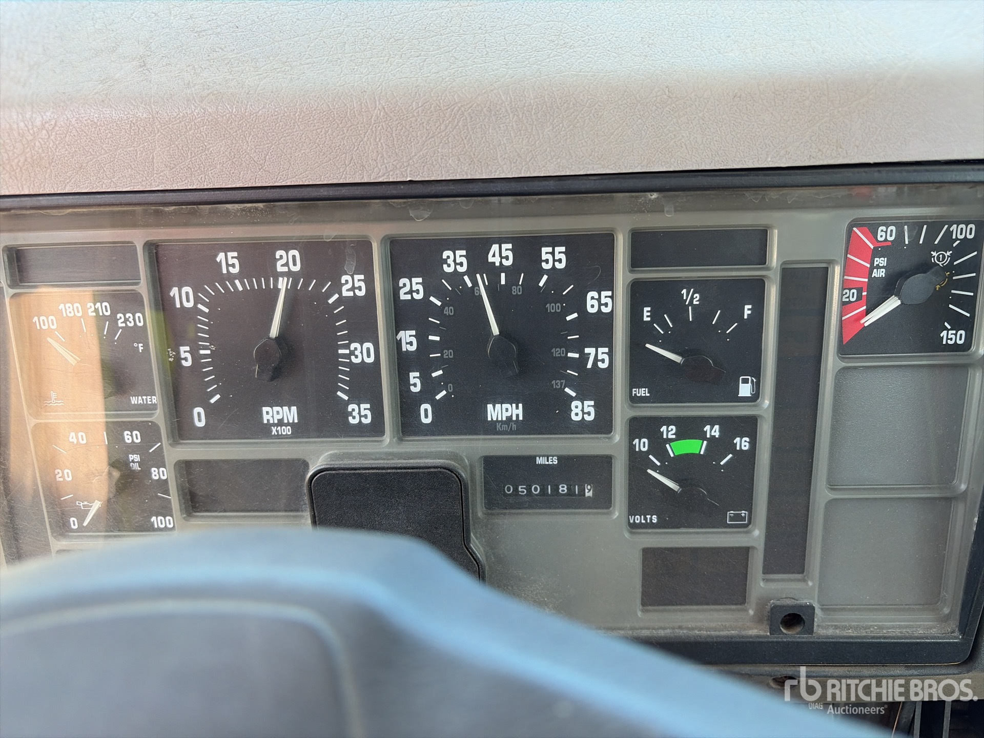 1998 International F-2674