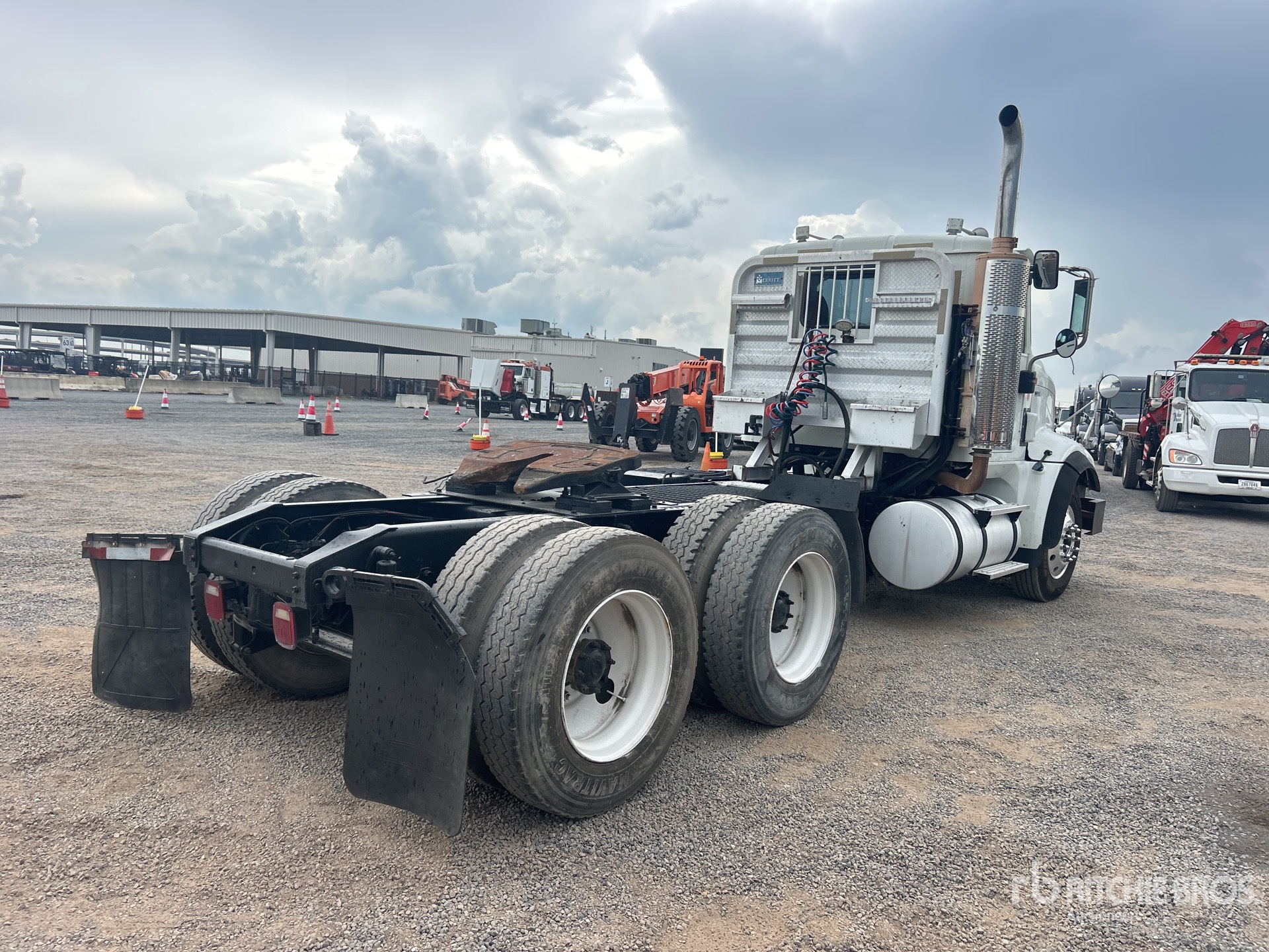 2013 International PAYSTAR 5900I