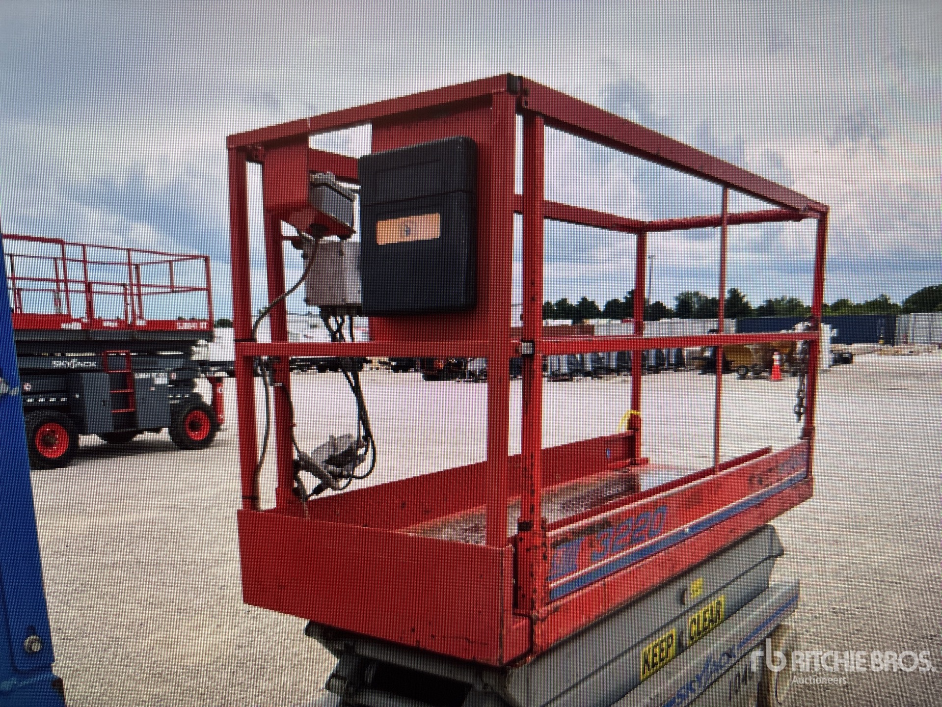 1999 Skyjack SJIII-3220