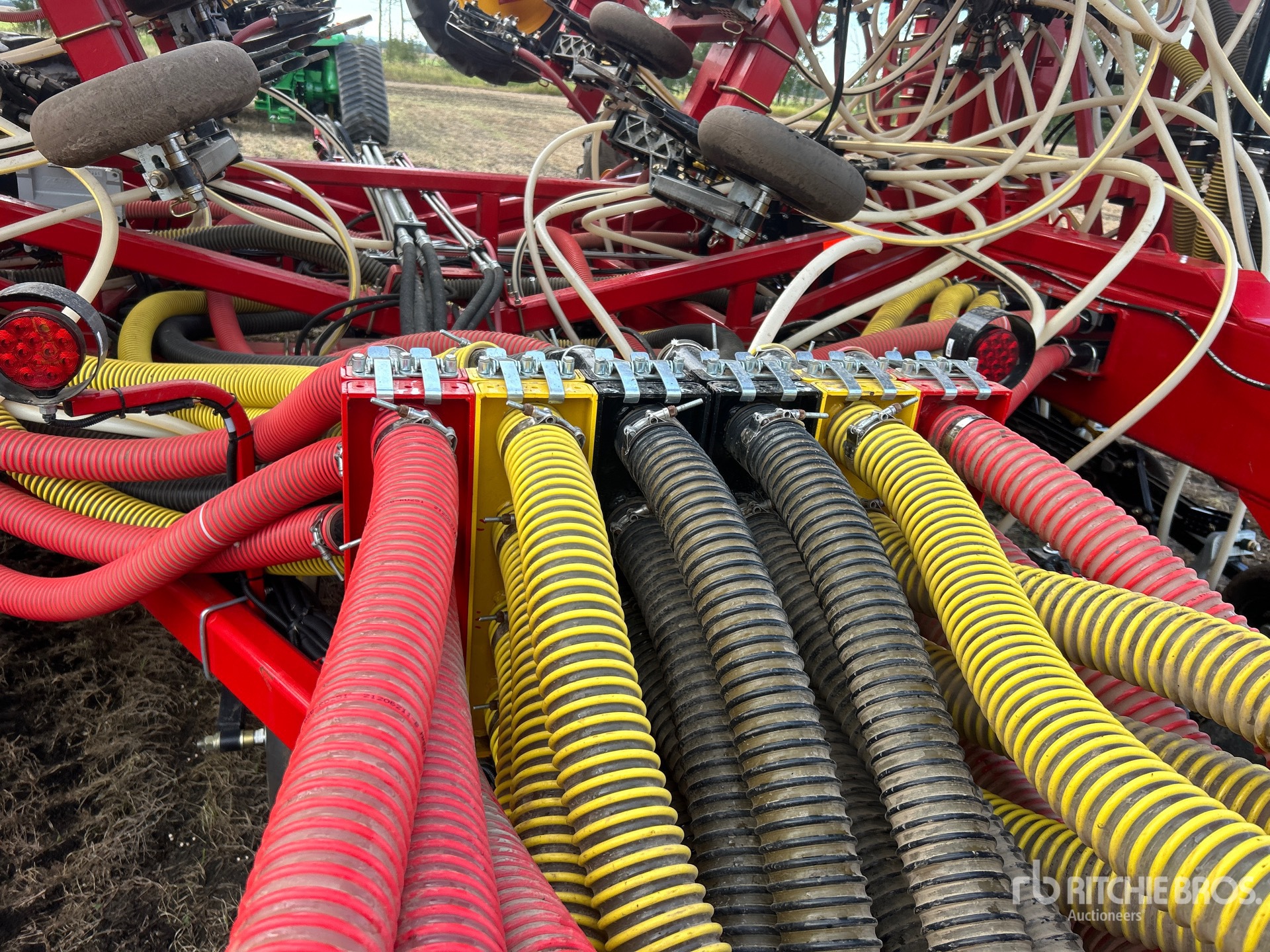 2024 Bourgault 3335-76 QDA