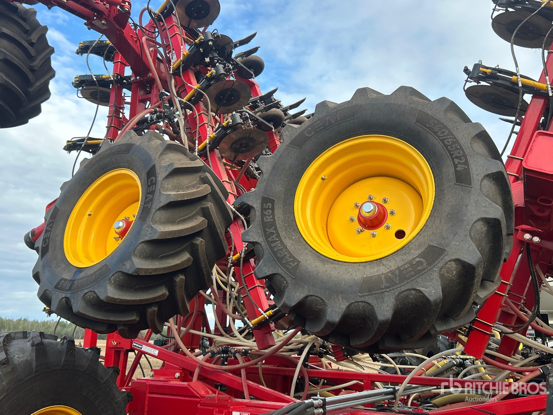 2024 Bourgault 3335-76 QDA