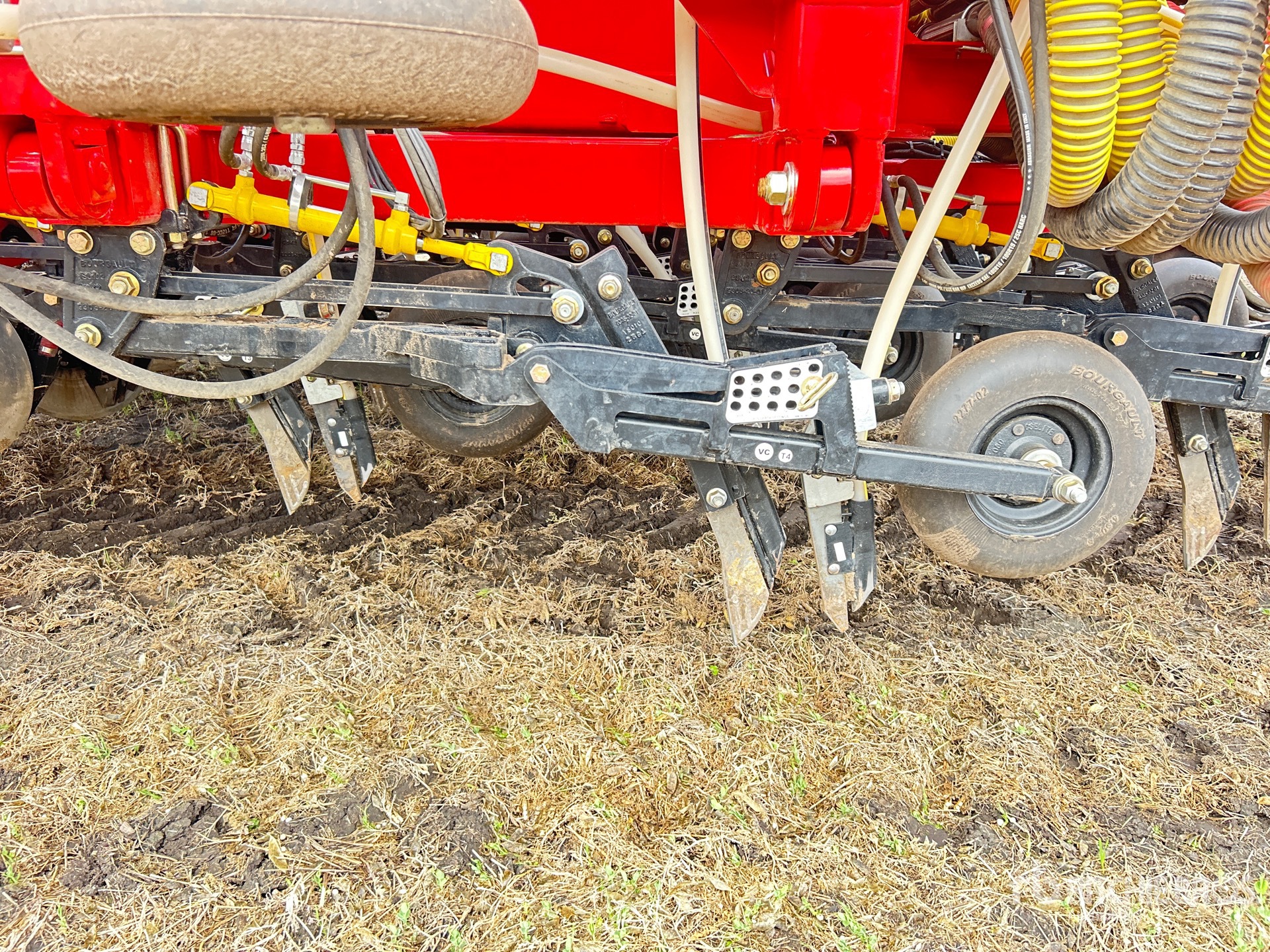 2024 Bourgault 3335-76 QDA