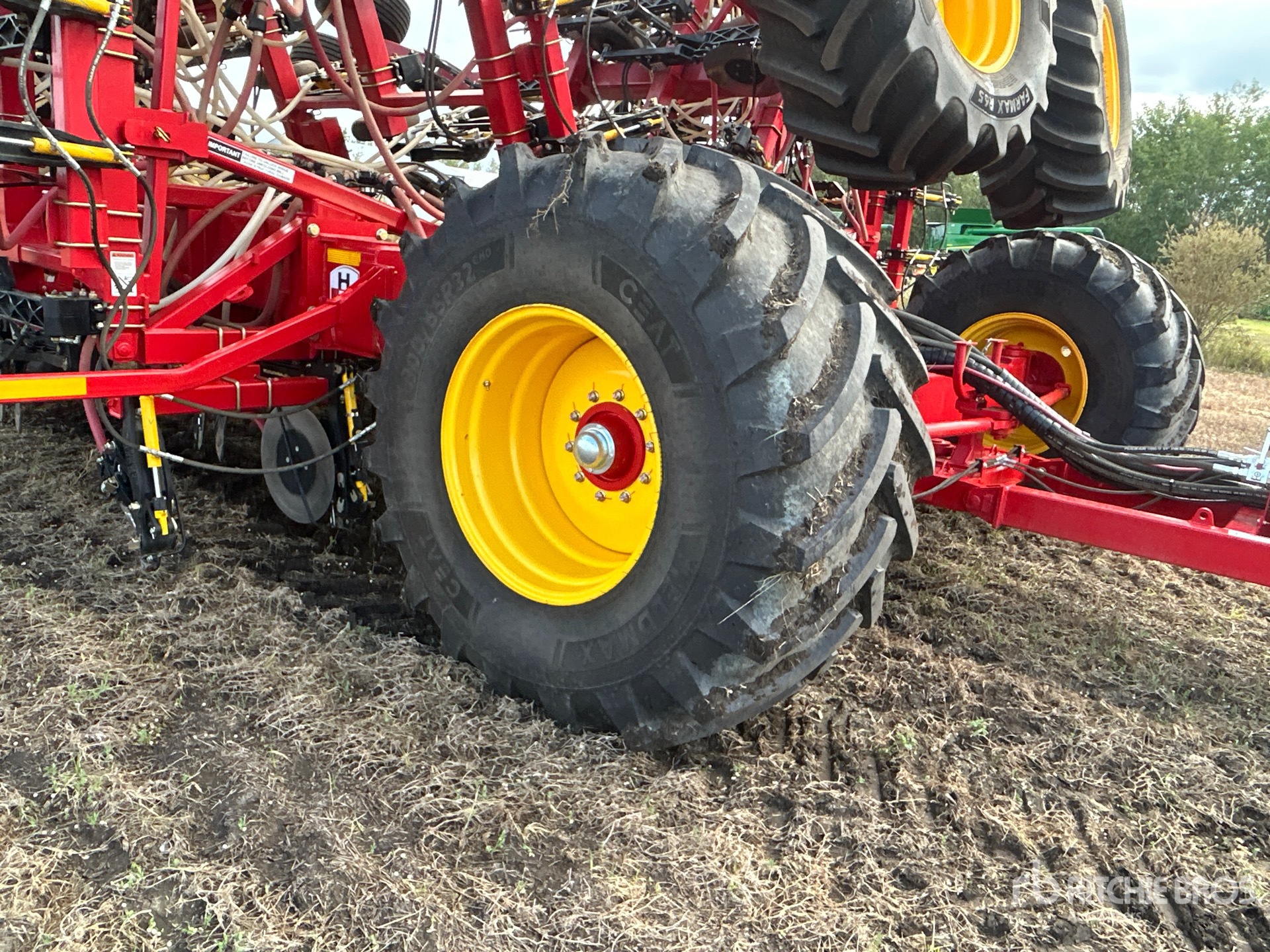 2024 Bourgault 3335-76 QDA
