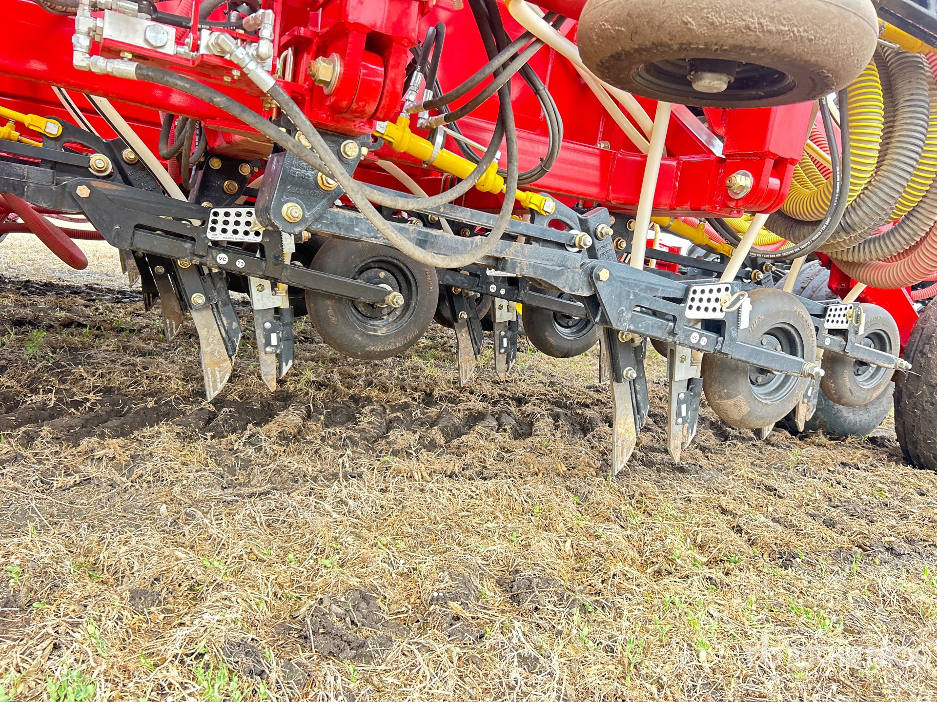 2024 Bourgault 3335-76 QDA
