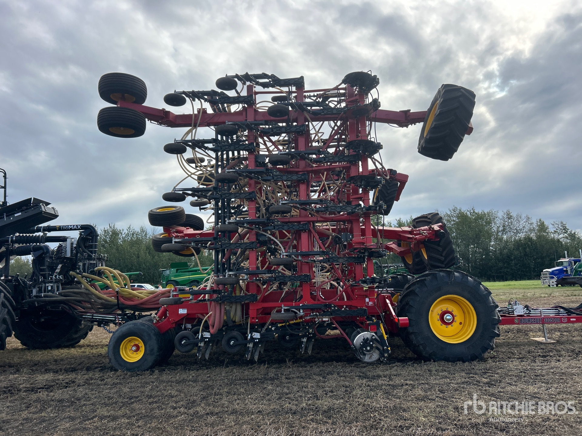 2024 Bourgault 3335-76 QDA