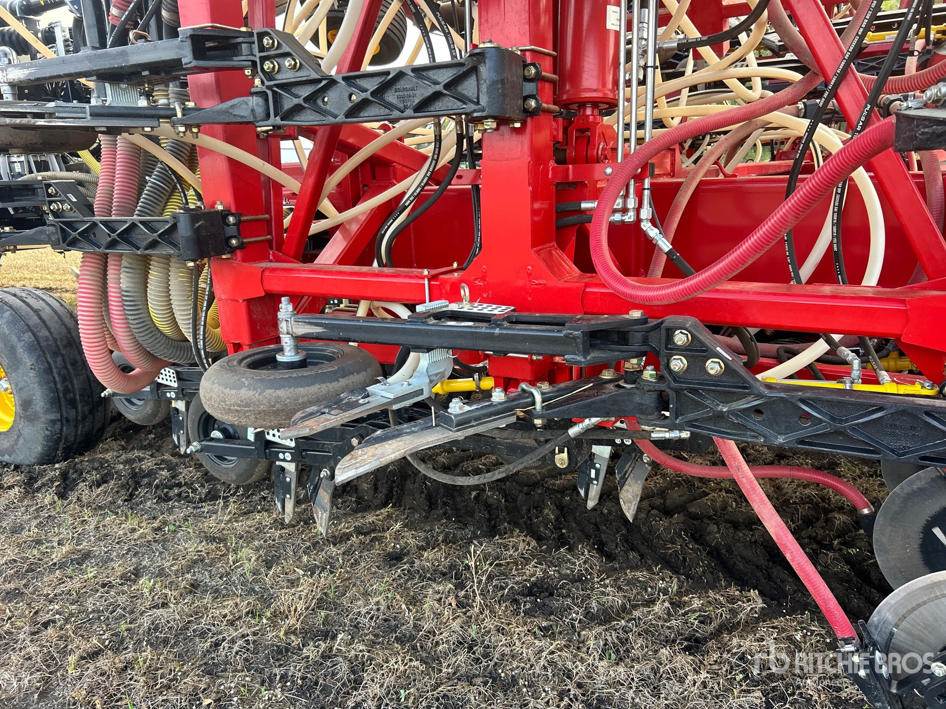 2024 Bourgault 3335-76 QDA