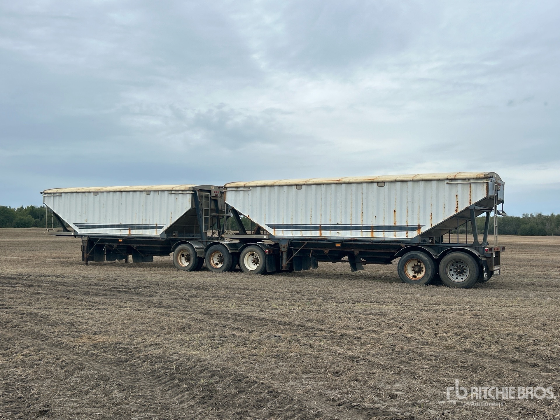 2000 Advance 28 ft T/A Super B-Train Pup