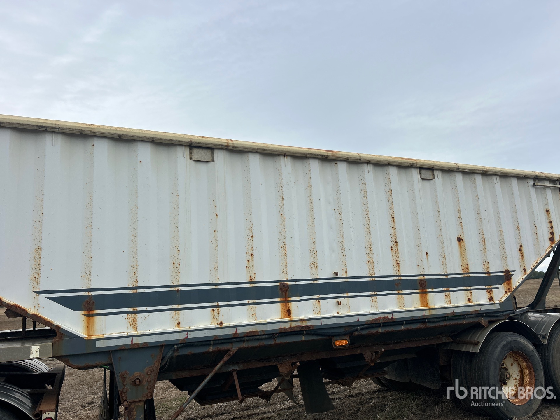 2000 Advance 28 ft T/A Super B-Train Pup