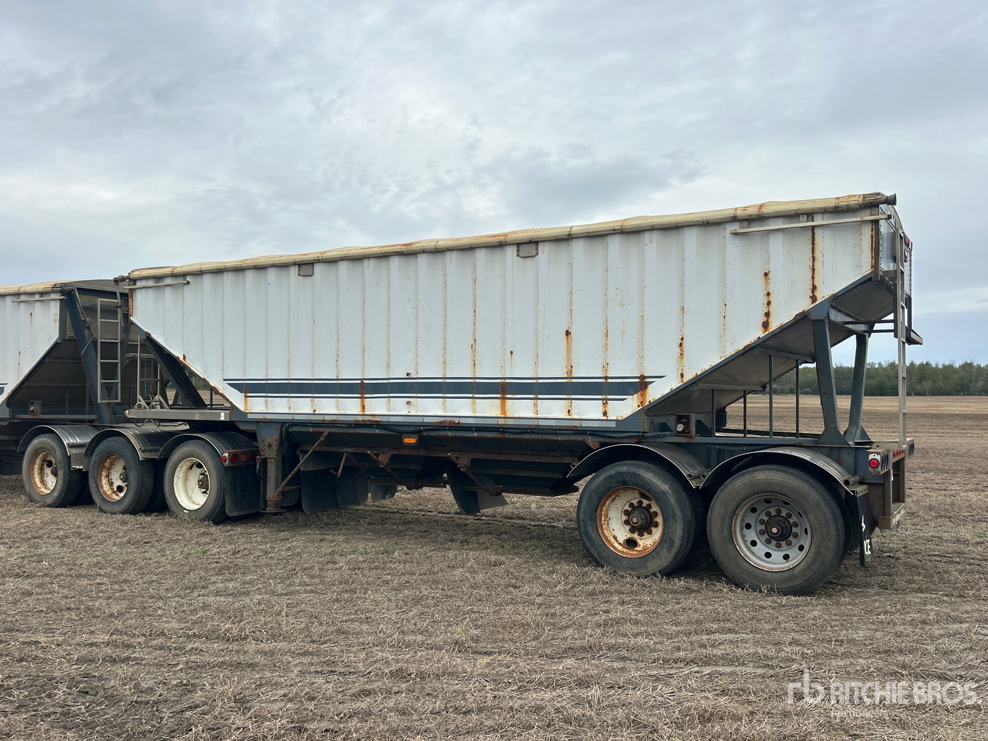 2000 Advance 28 ft T/A Super B-Train Pup