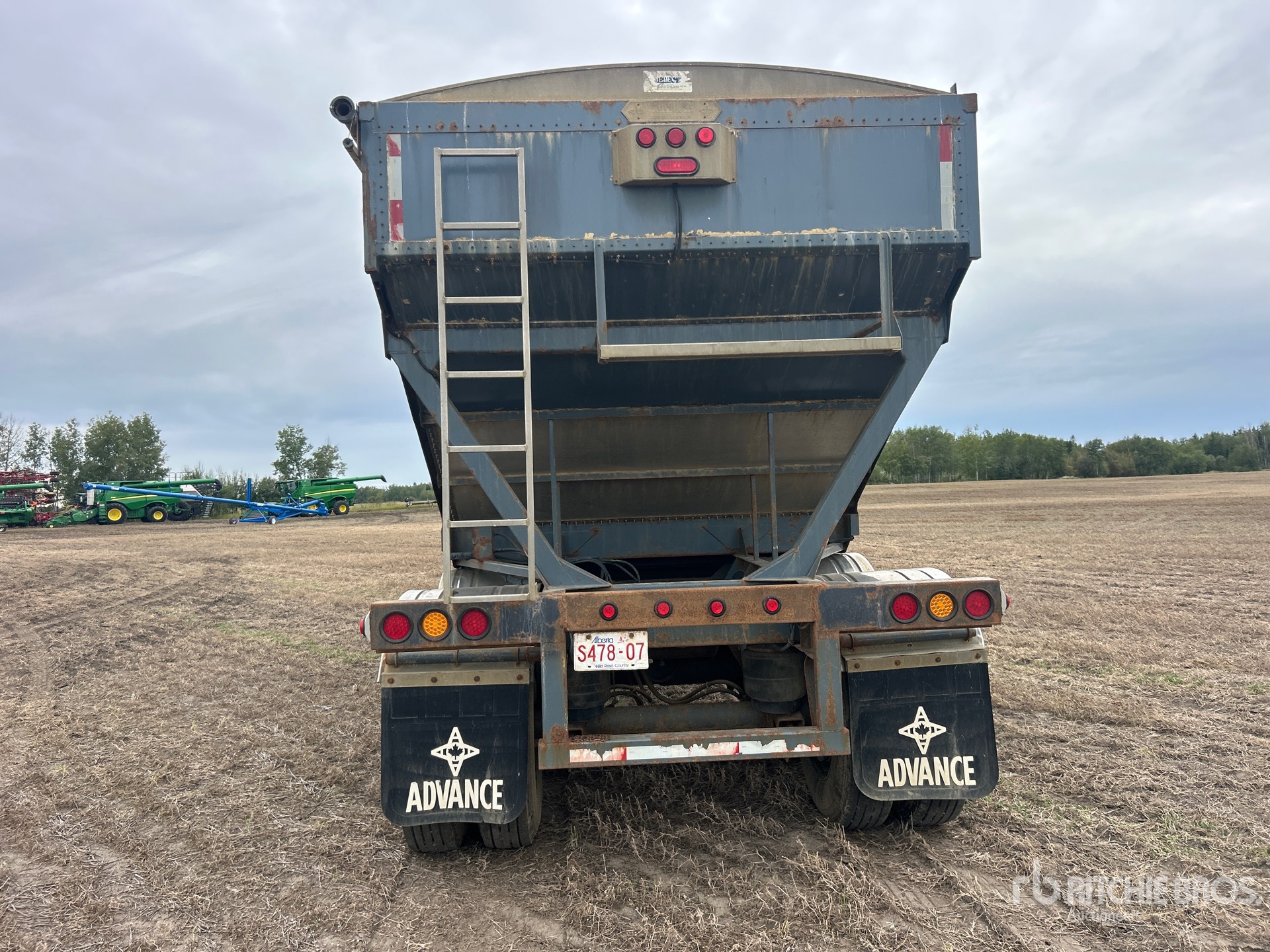 2000 Advance 28 ft T/A Super B-Train Pup