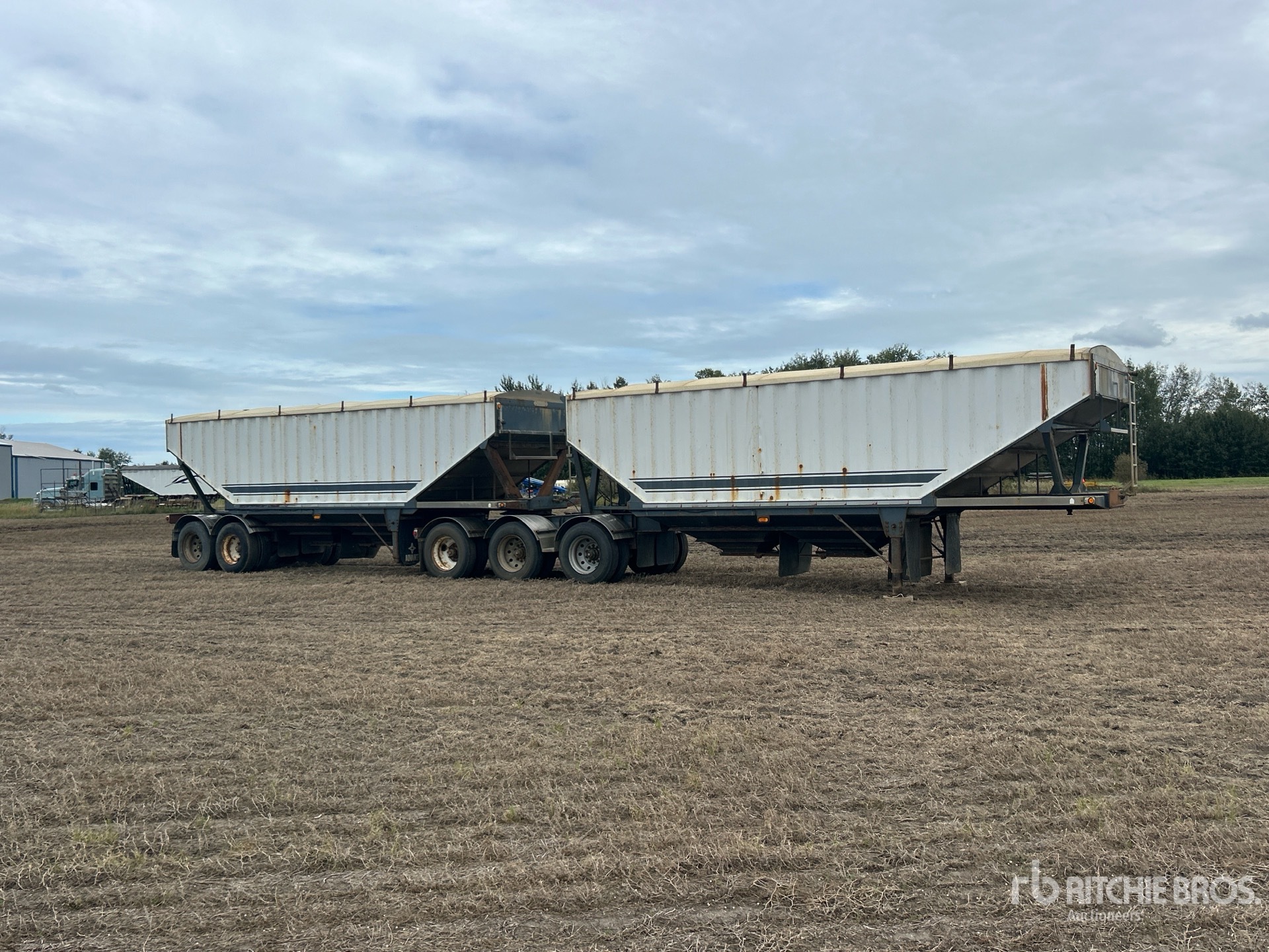2000 Advance 28 ft T/A Super B-Train Pup