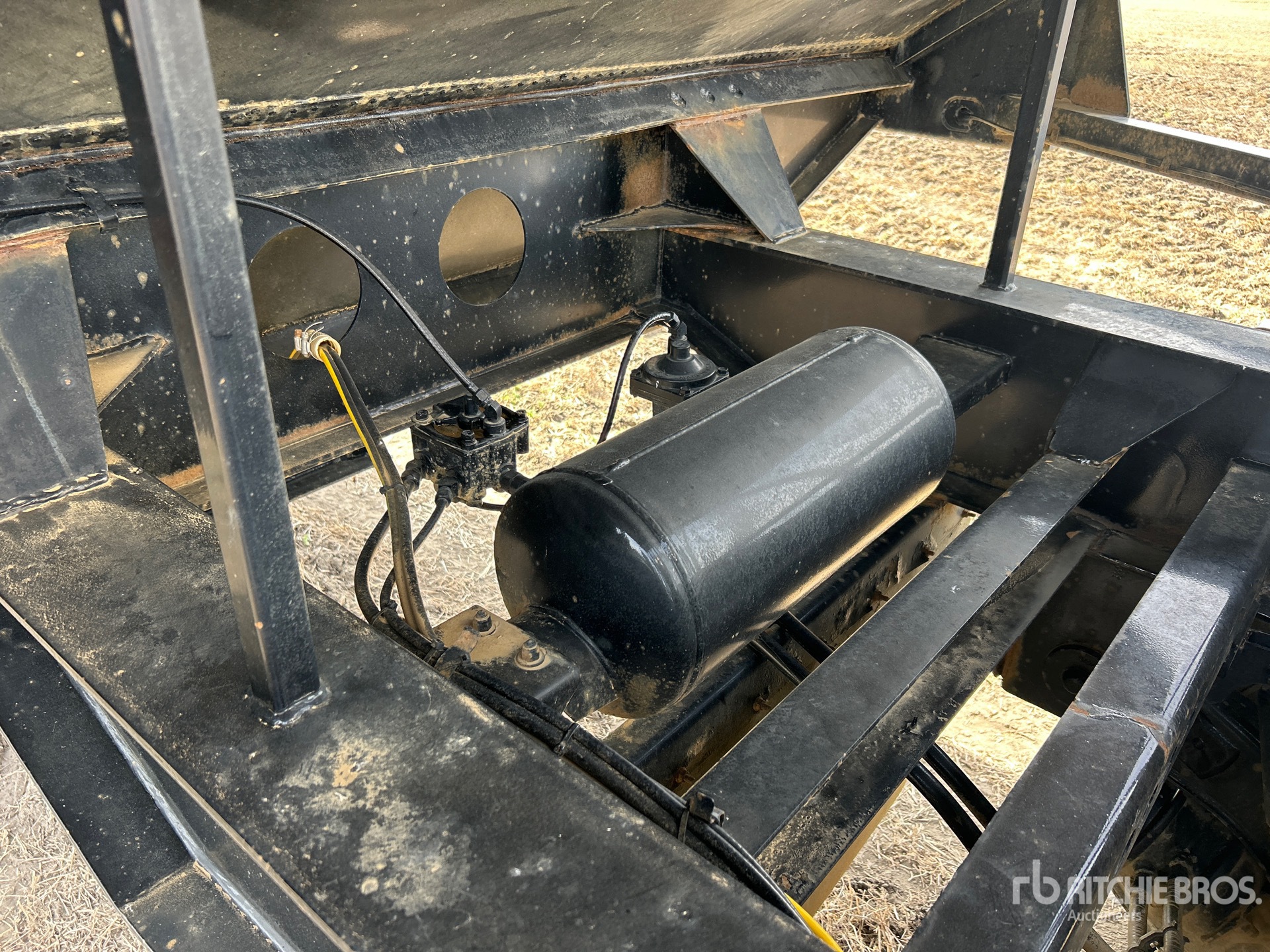 2009 Load King 30 ft Tri/A Super B-Train Lead
