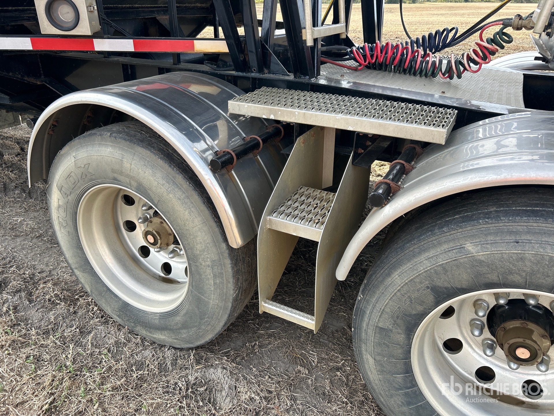 2009 Load King 30 ft Tri/A Super B-Train Lead