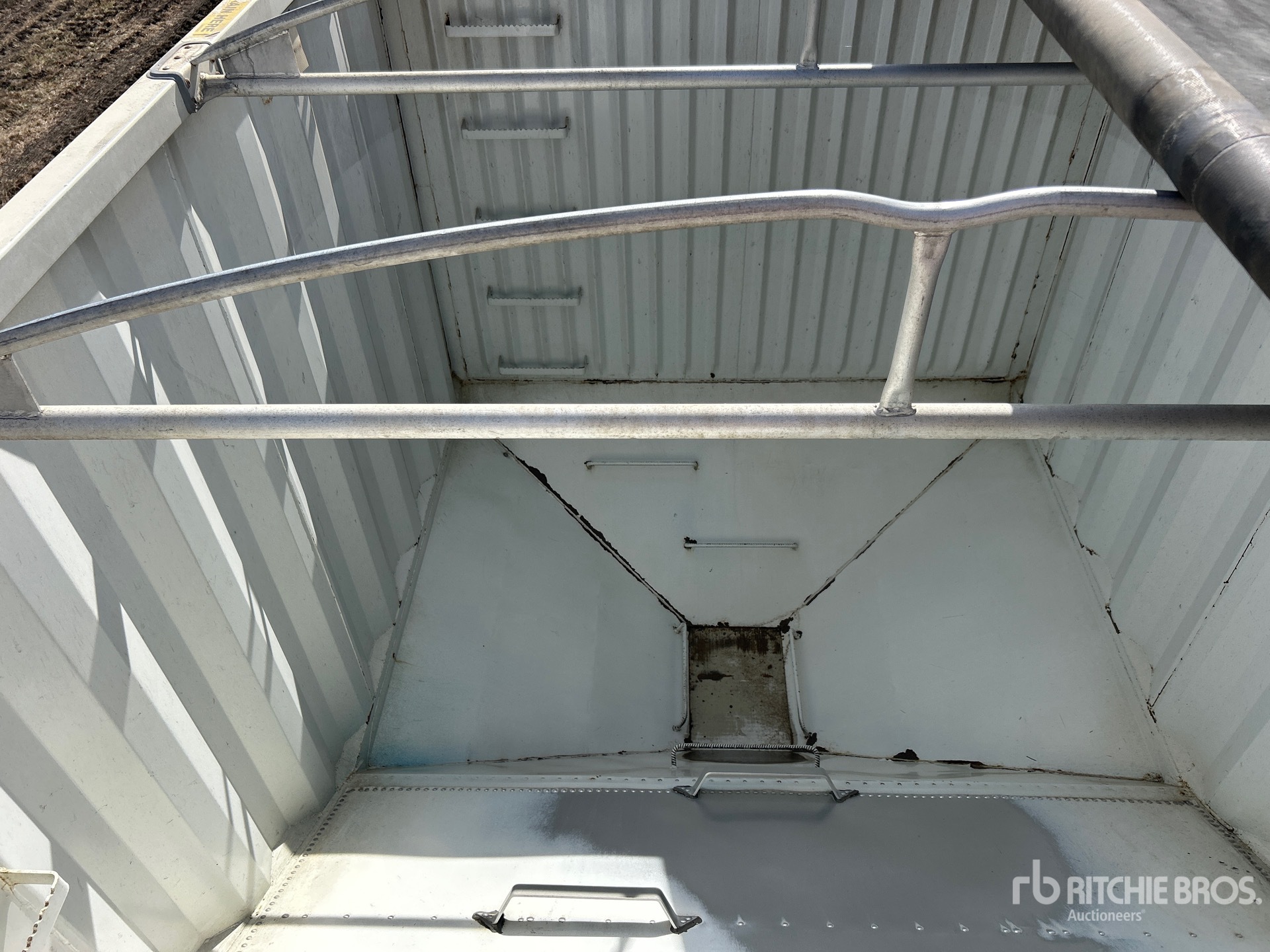 2009 Load King 30 ft Tri/A Super B-Train Lead