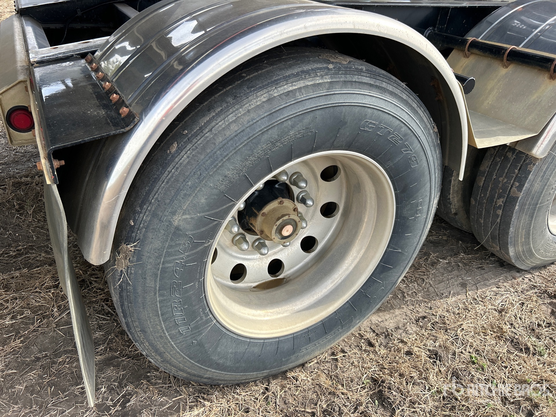 2009 Load King 30 ft Tri/A Super B-Train Lead