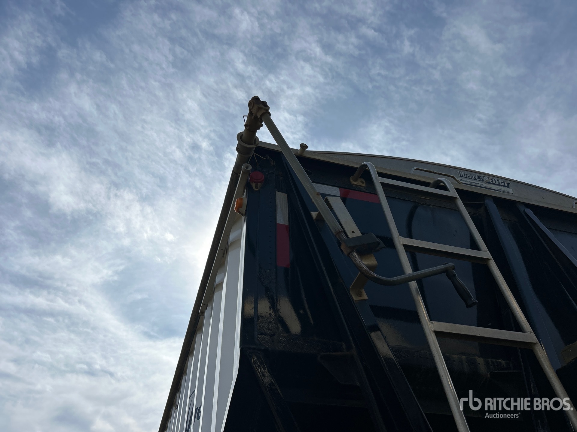 2009 Load King 30 ft Tri/A Super B-Train Lead