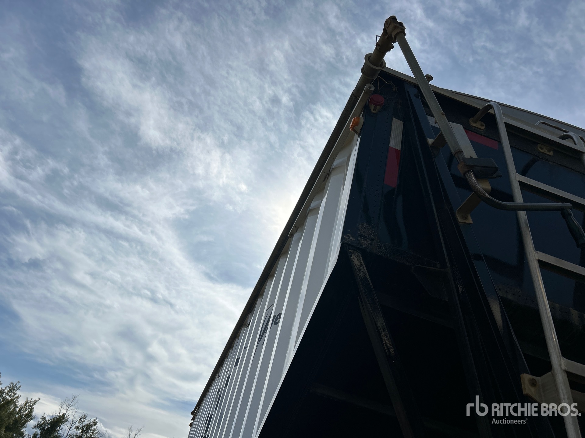 2009 Load King 30 ft Tri/A Super B-Train Lead