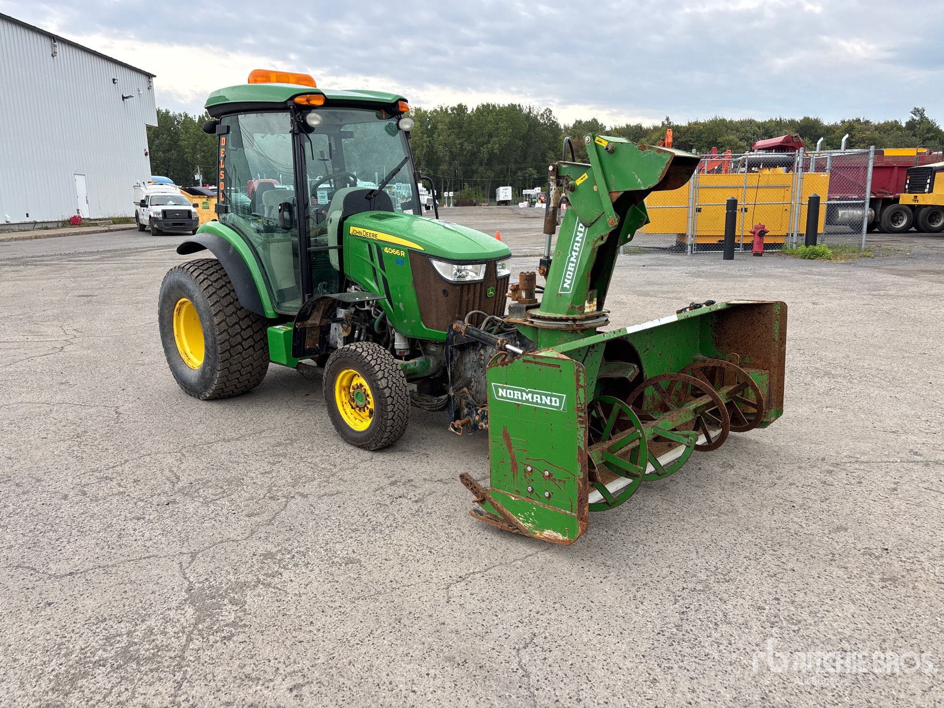 2018 John Deere 4066R