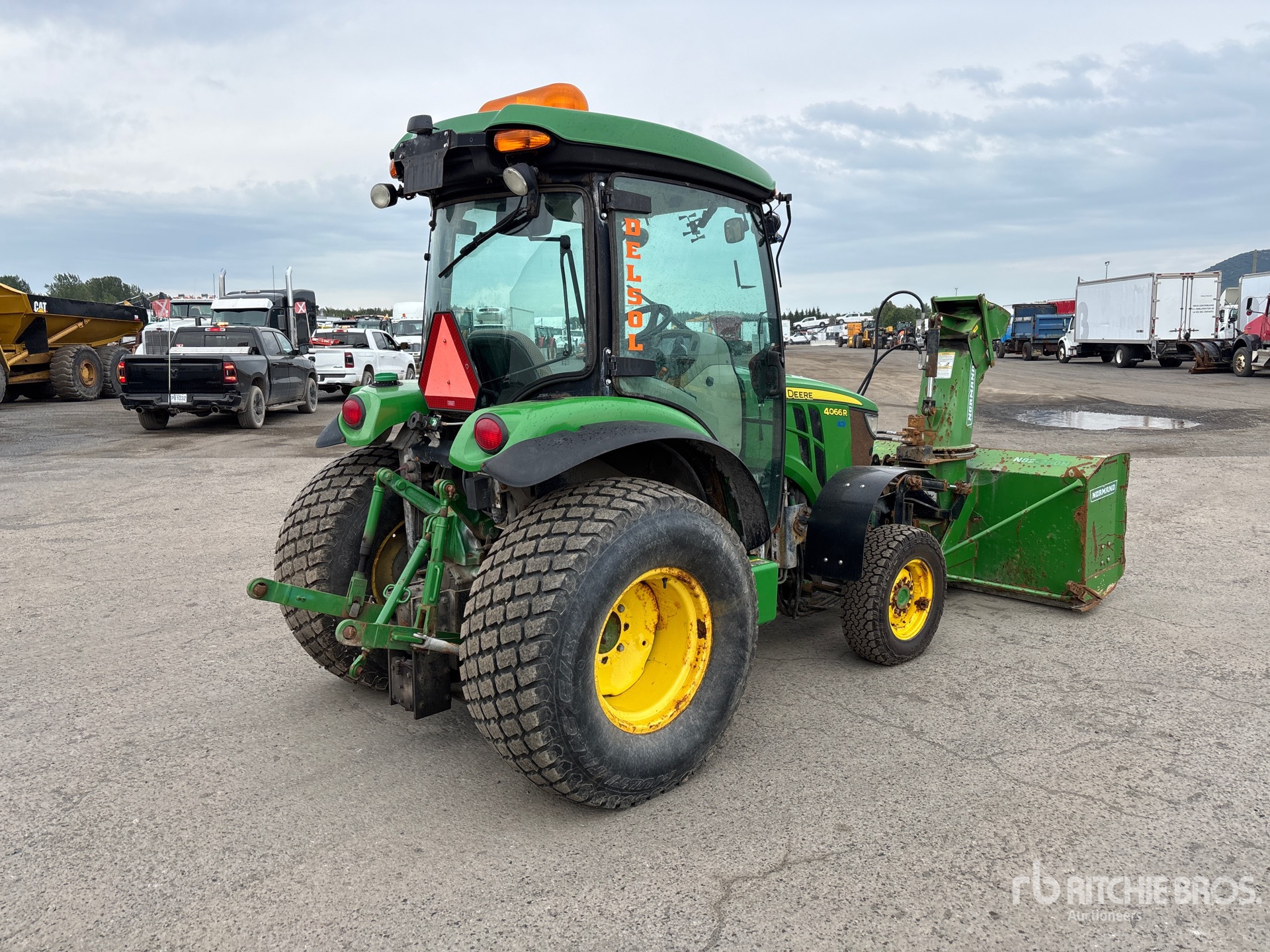 2018 John Deere 4066R