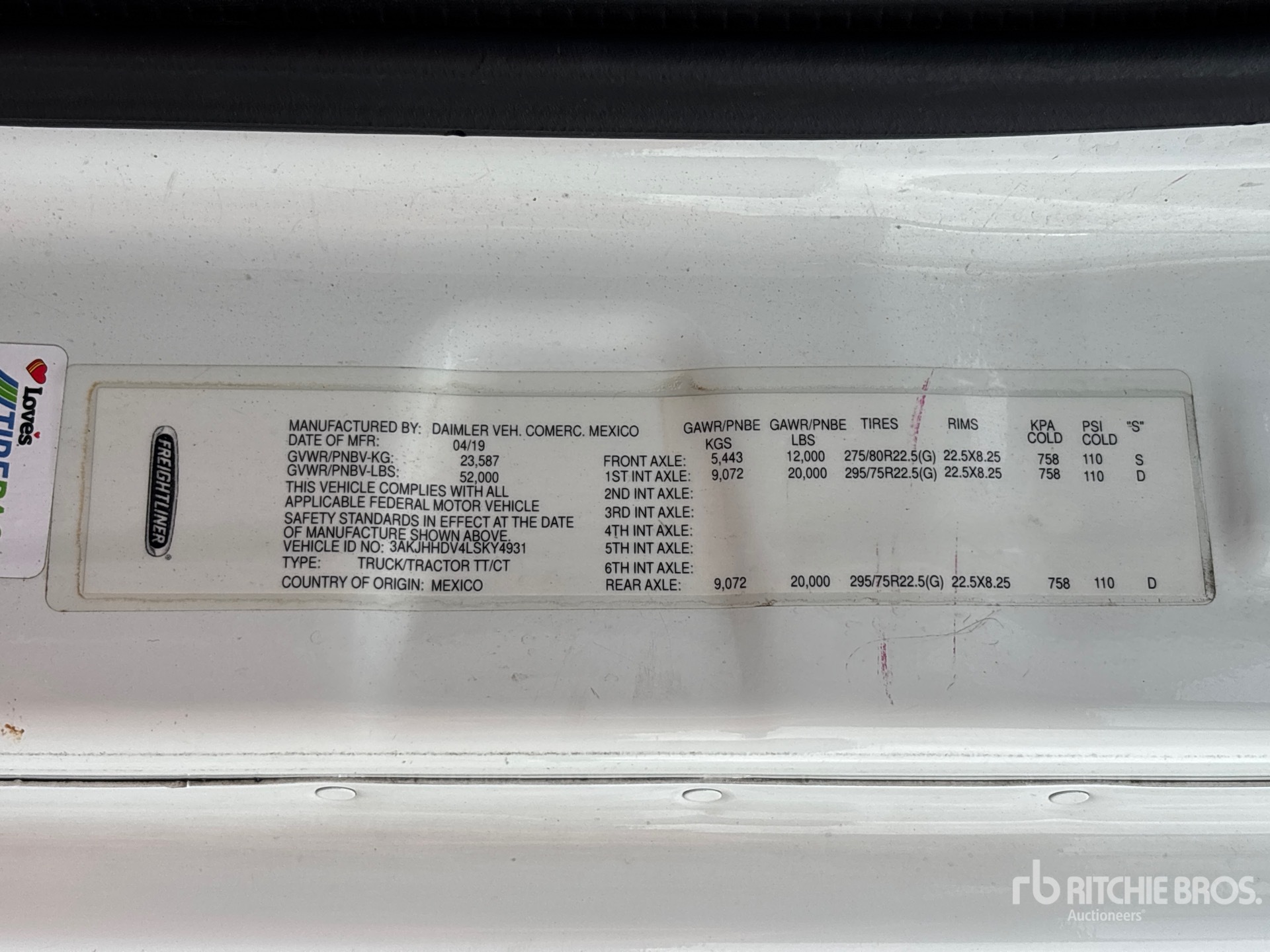 2020 Freightliner CASCADIA 126
