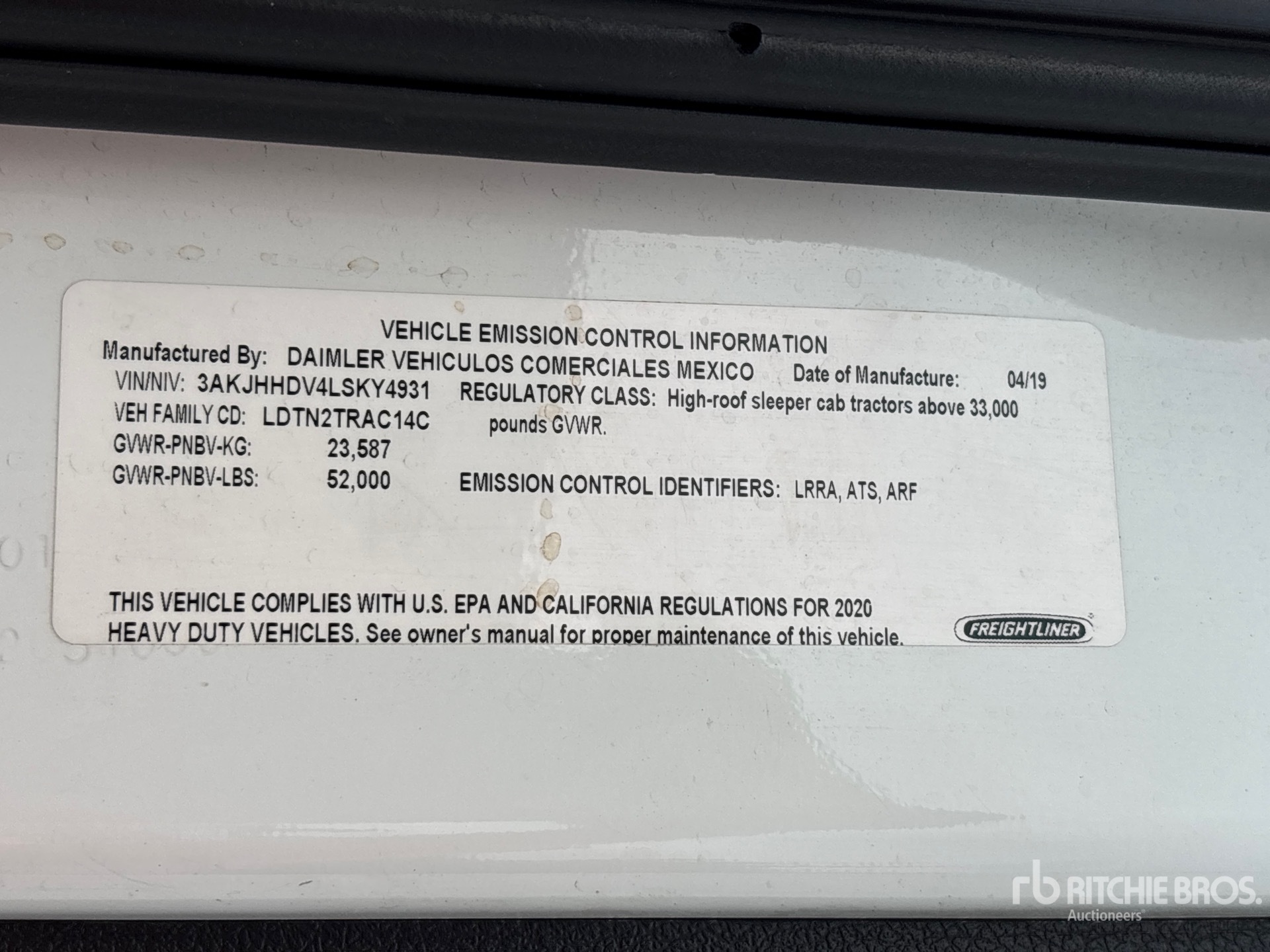 2020 Freightliner CASCADIA 126