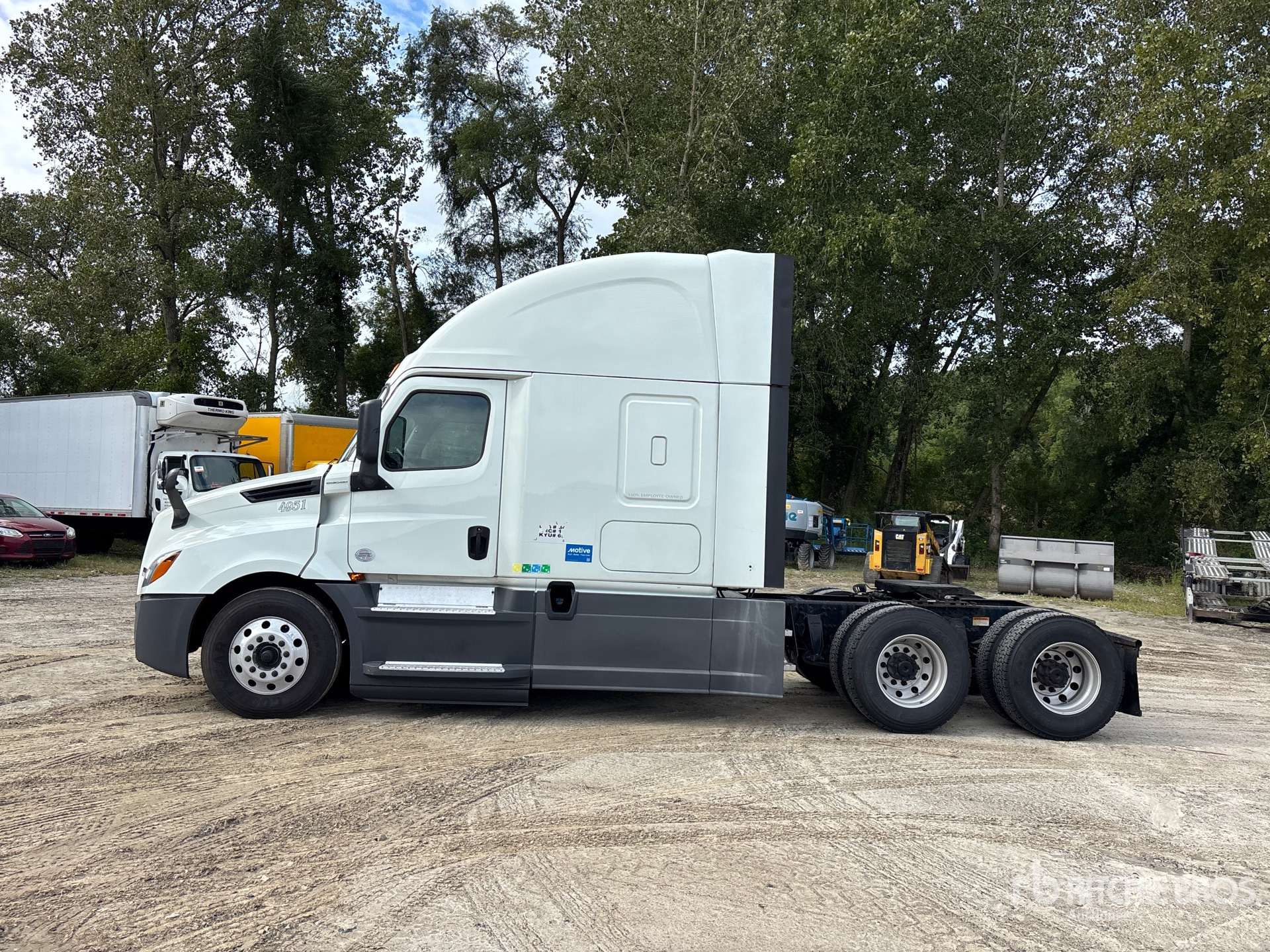 2020 Freightliner CASCADIA 126